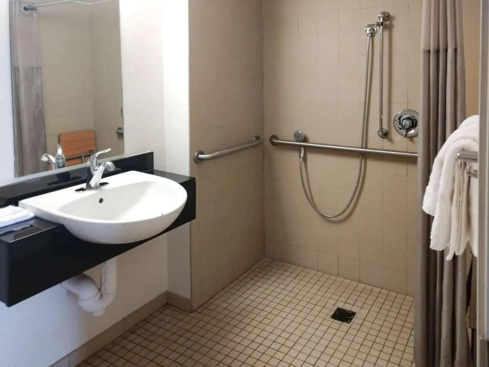 Bathroom in Motel 6 Cheyenne