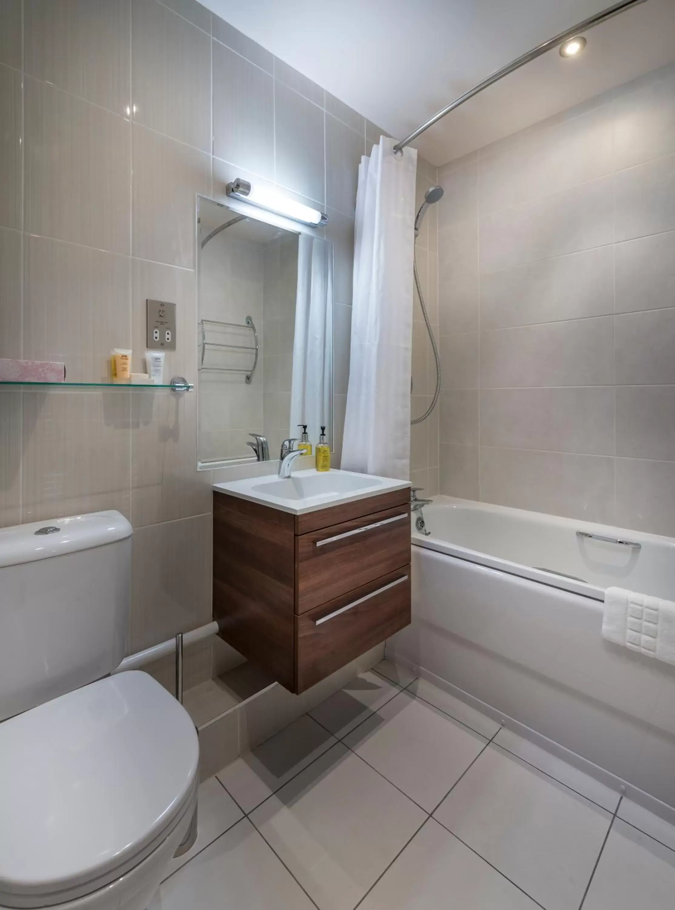 Bathroom in The Three Swans Hotel, Market Harborough, Leicestershire