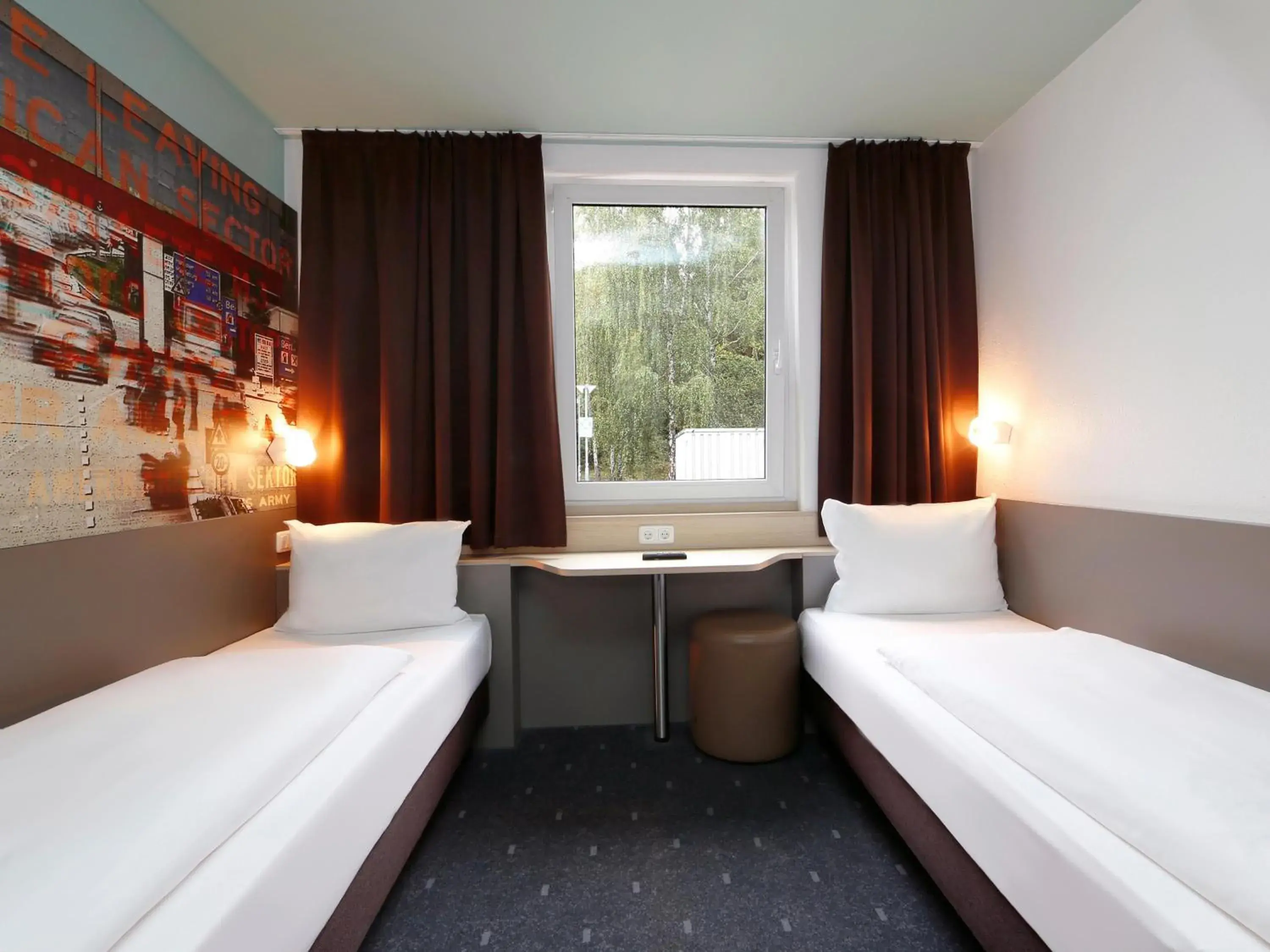 Photo of the whole room, Bed in B&B Hotel Berlin-Dreilinden
