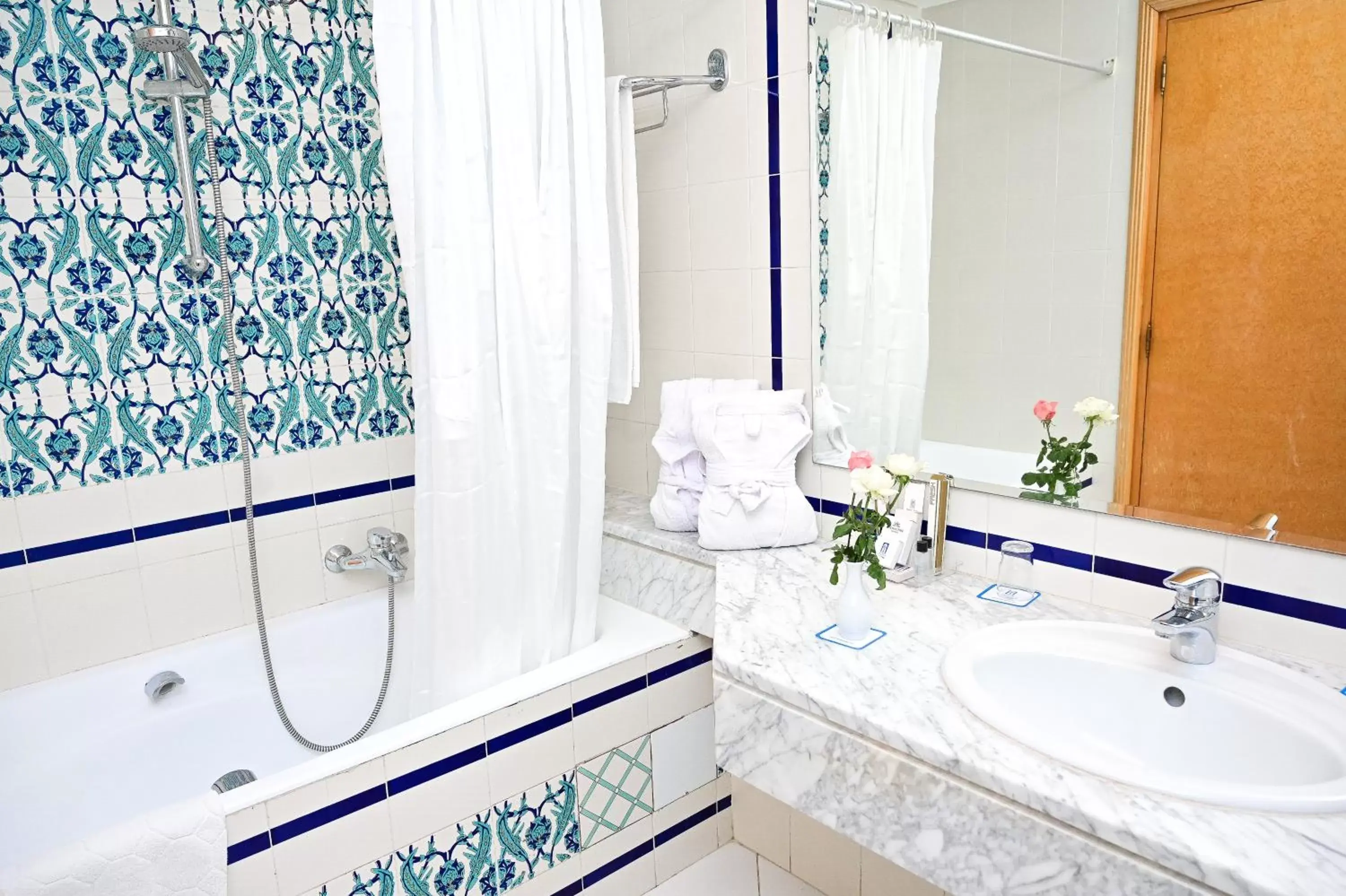 Shower, Bathroom in Mahdia Palace Thalasso