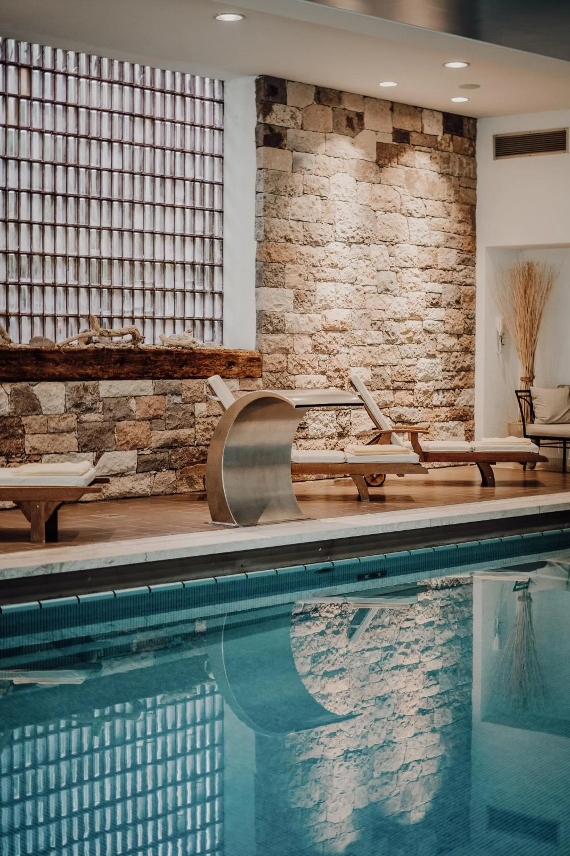 Pool view in Hotel Adria