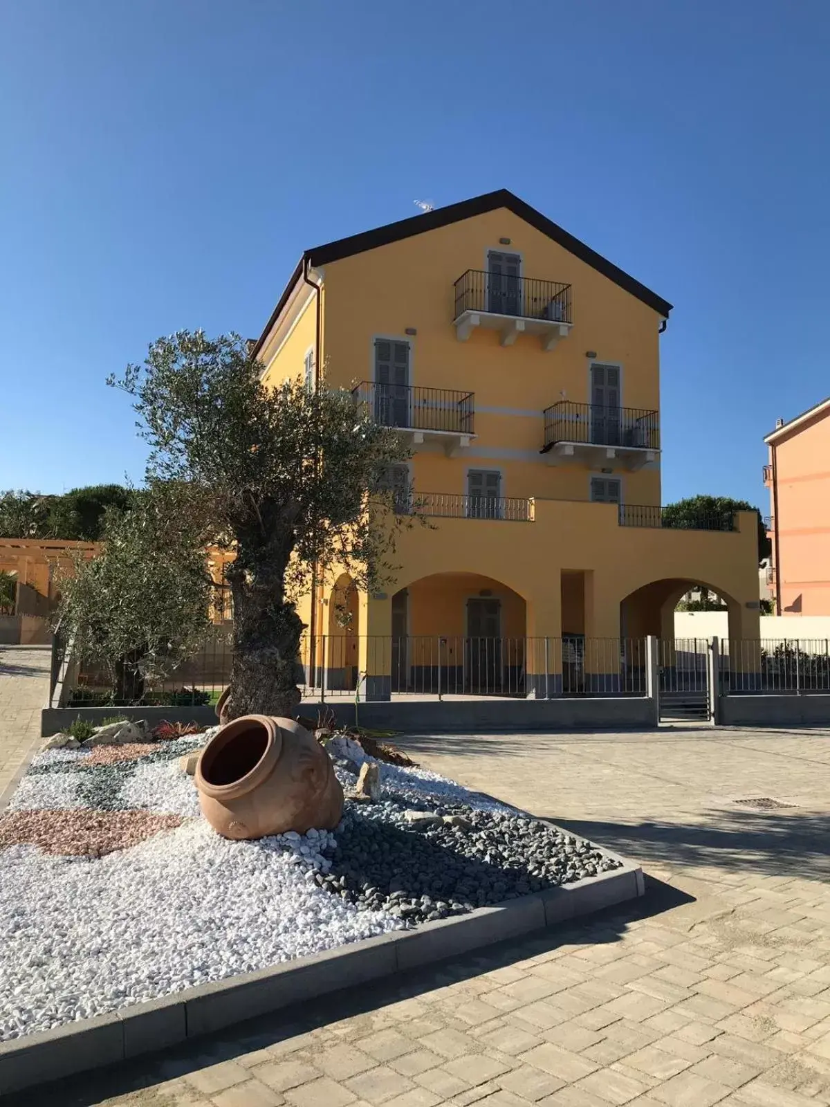 Property Building in Villa Canepa