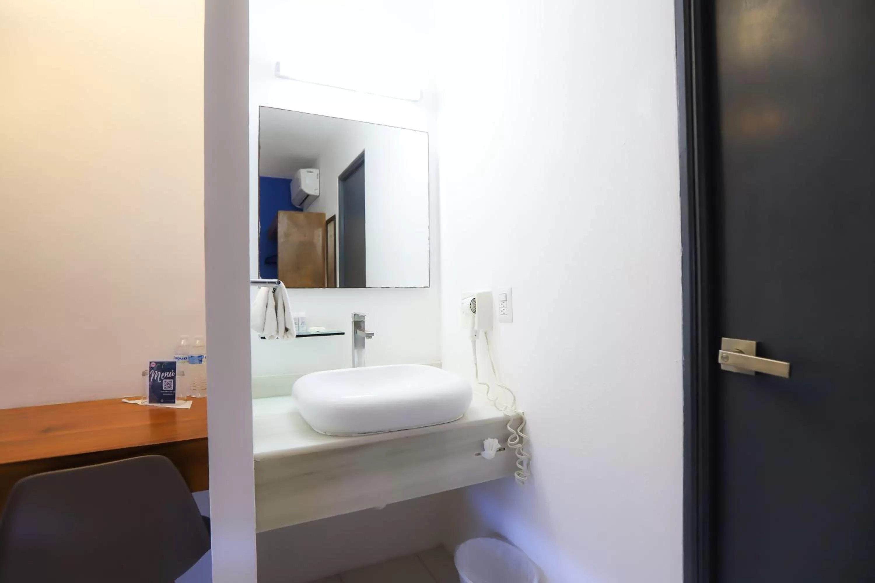 Bathroom in TRYP by Wyndham Chetumal