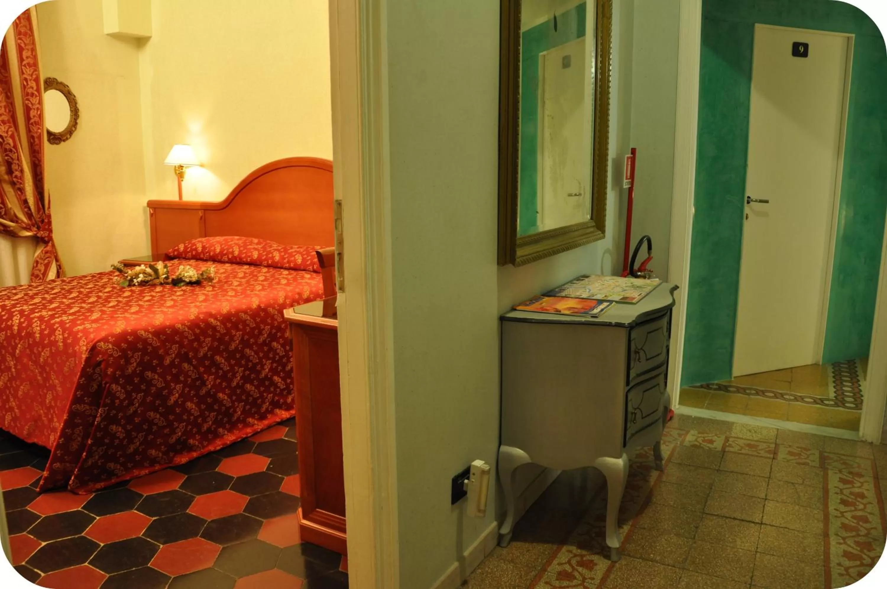 Double Room with Shared Bathroom in Albergo Sandra