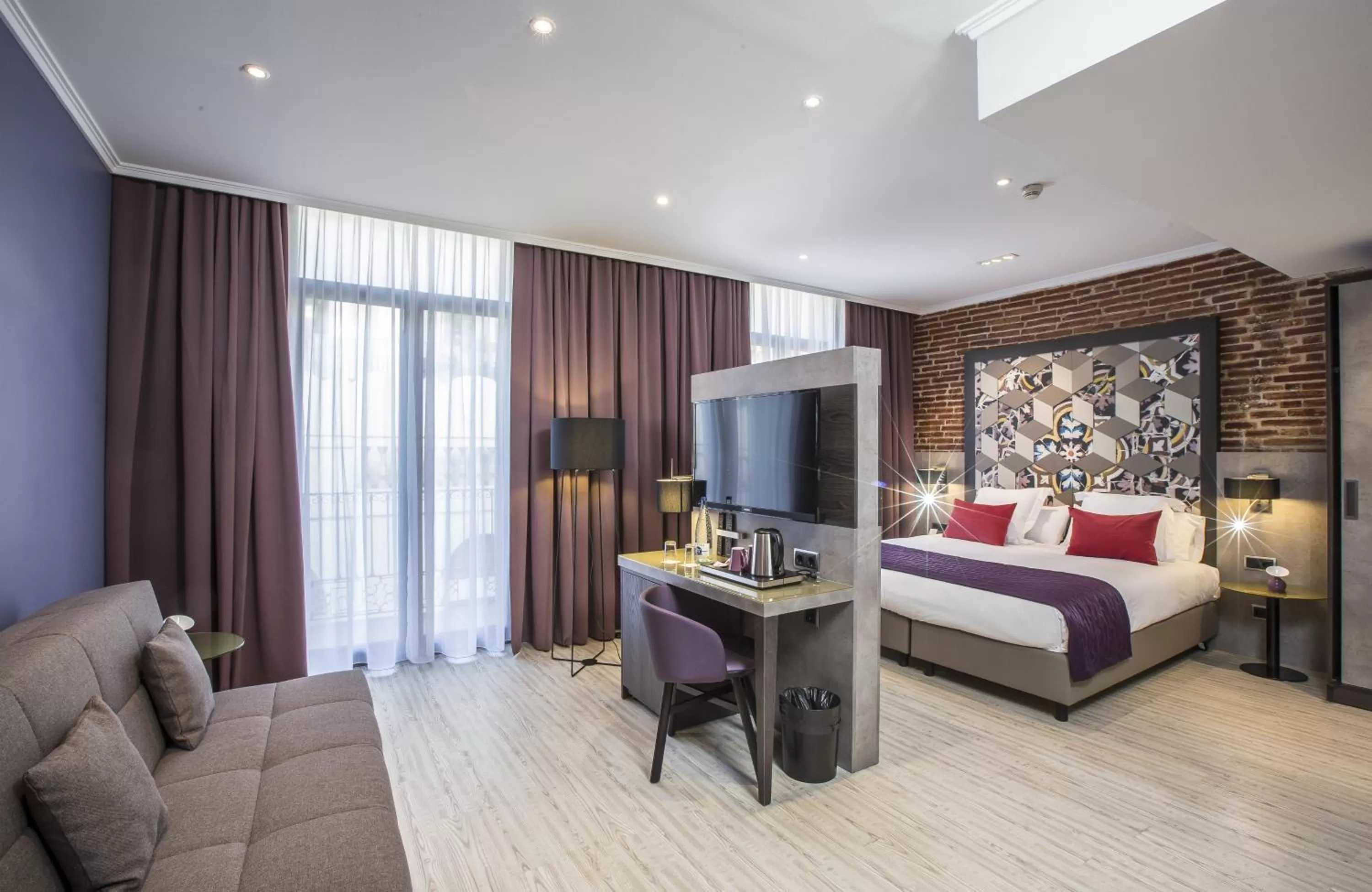 Photo of the whole room, Bed in Leonardo Hotel Barcelona Las Ramblas