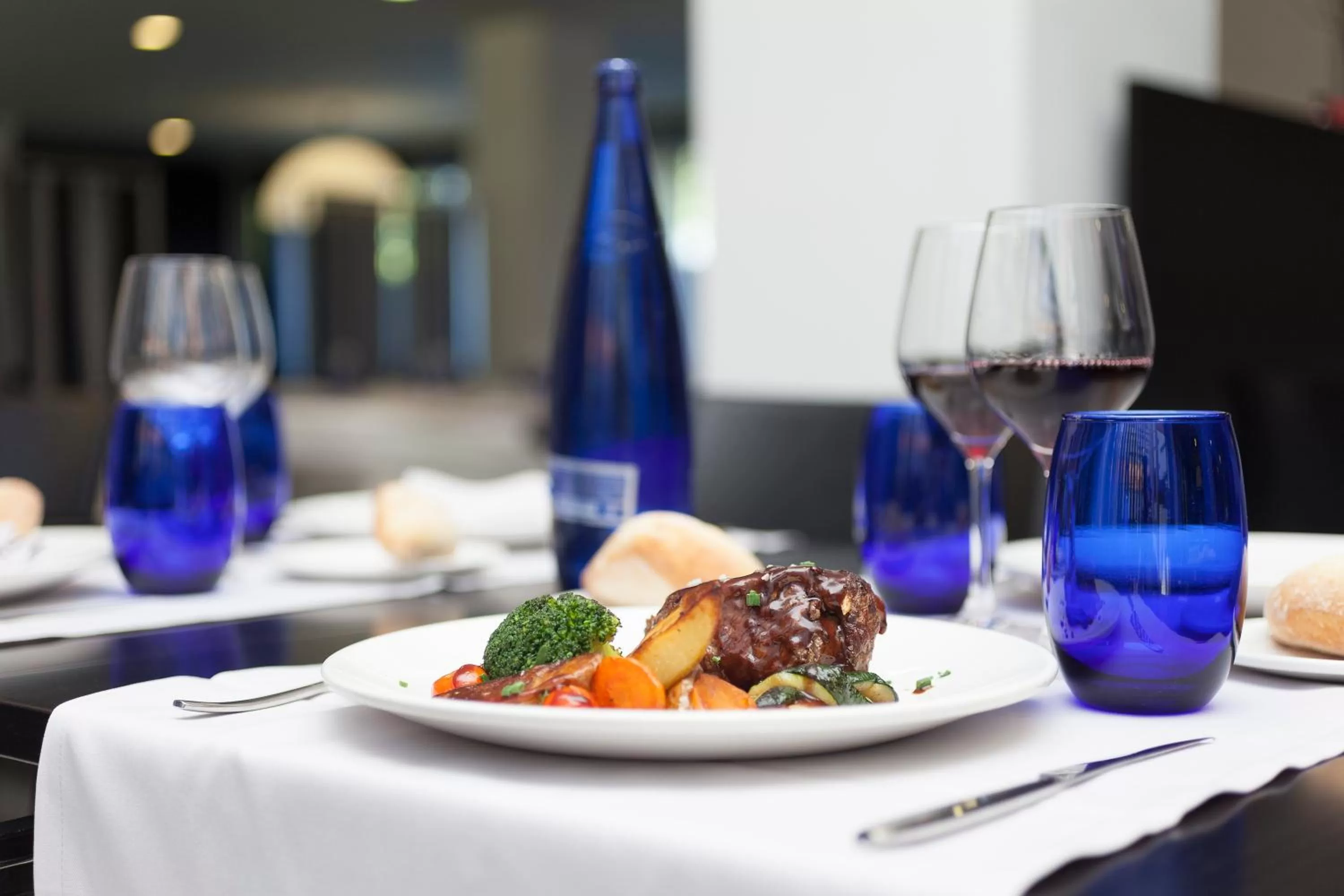 Restaurant/places to eat in Axor Barajas