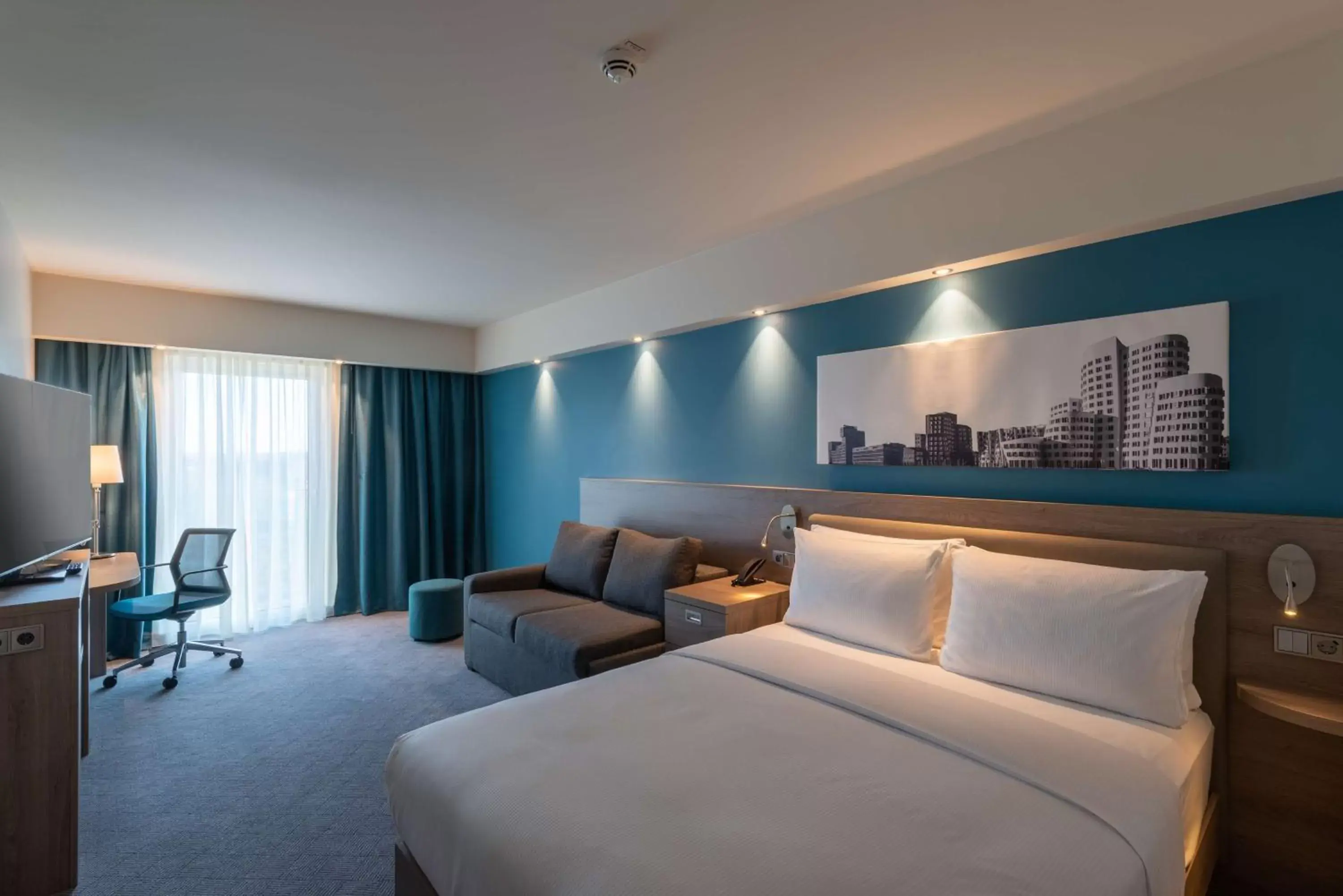 Bedroom, Bed in Hampton by Hilton Düsseldorf City Centre