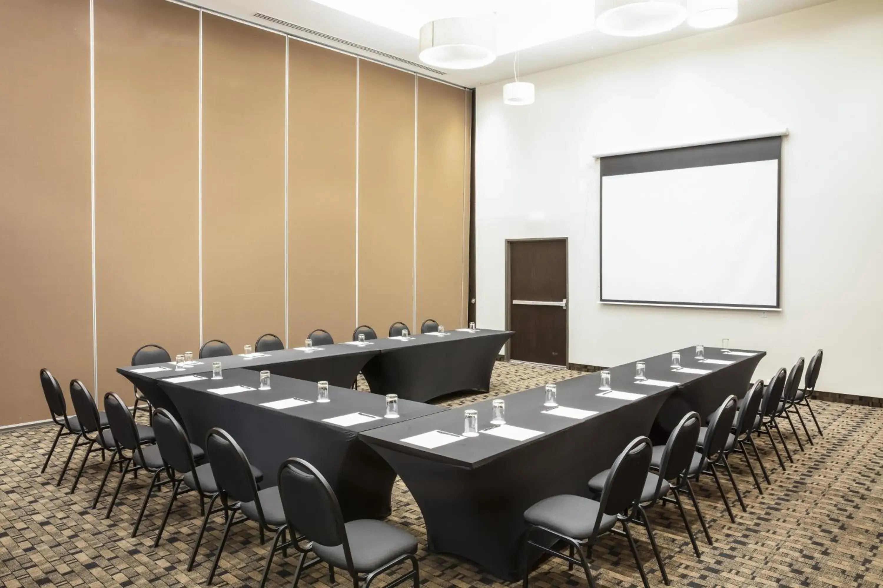 Business facilities in Fiesta Inn Celaya Galerias