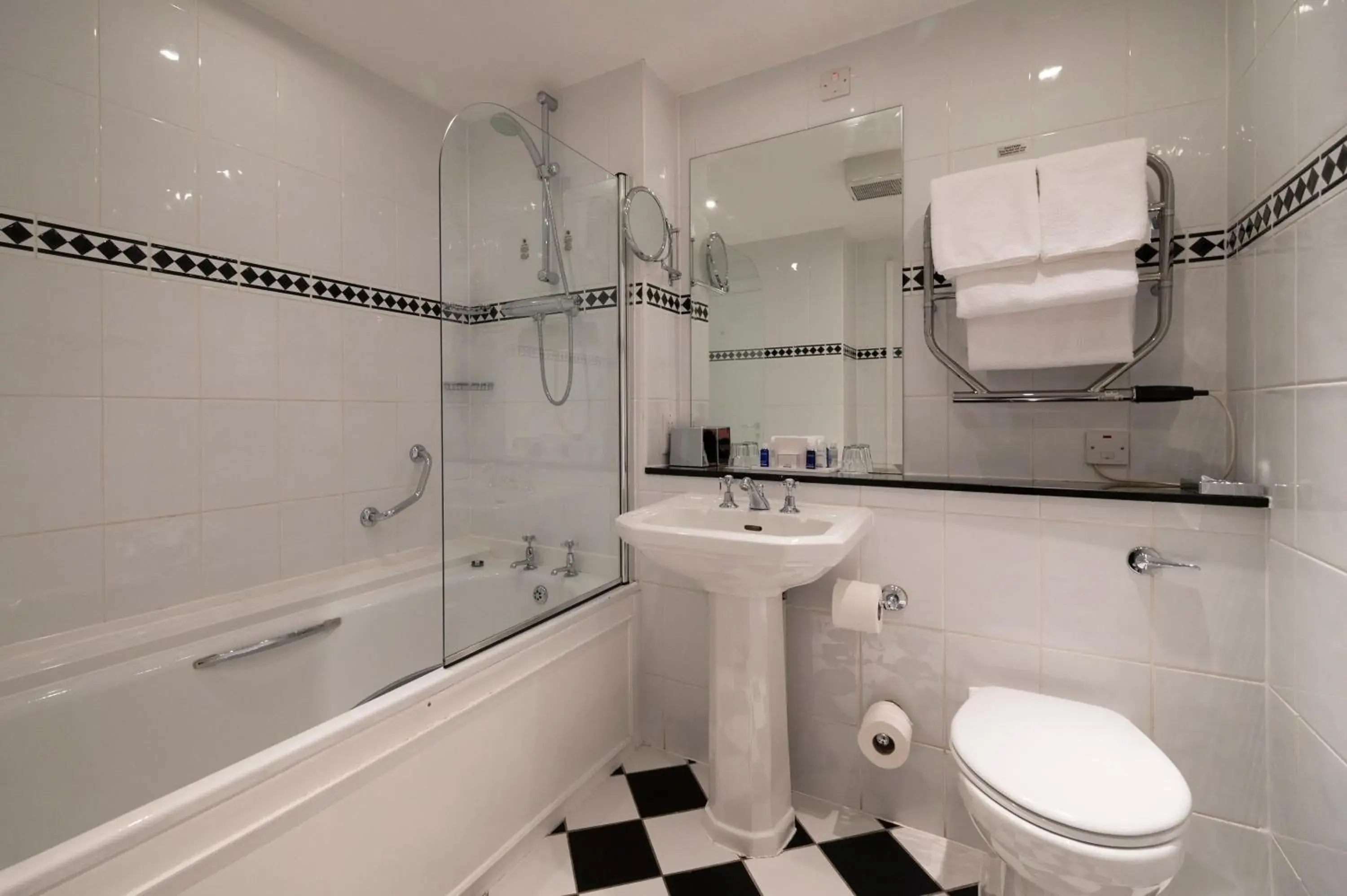 Shower, Bathroom in St George'S Hotel