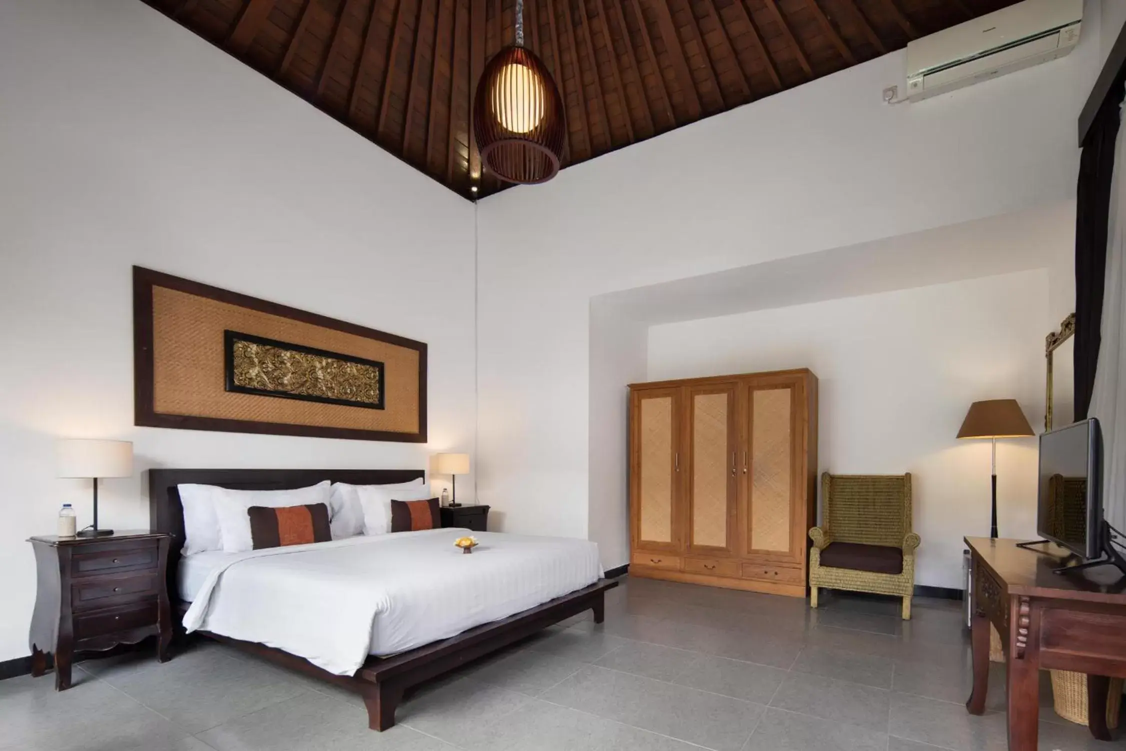 Bed in Ubud Raya Villa