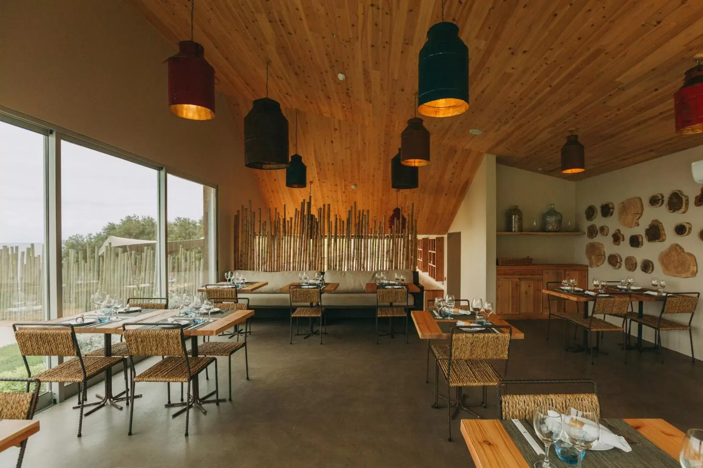 Restaurant/places to eat in Santa Barbara Eco-Beach Resort Restaurant/places to eat in Santa Barbara Eco-Beach Resort