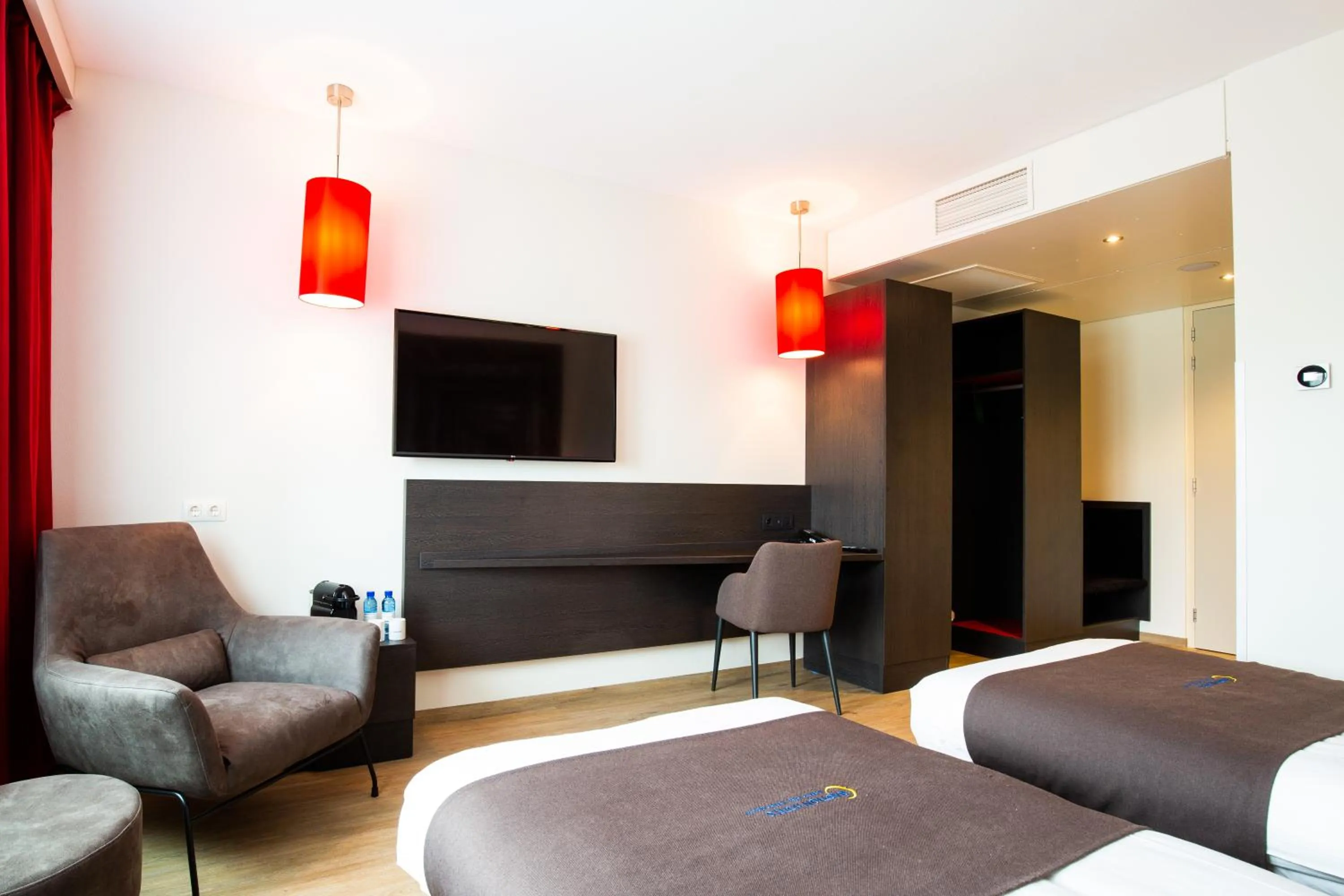 TV and multimedia, Bed in Bastion Hotel Geleen