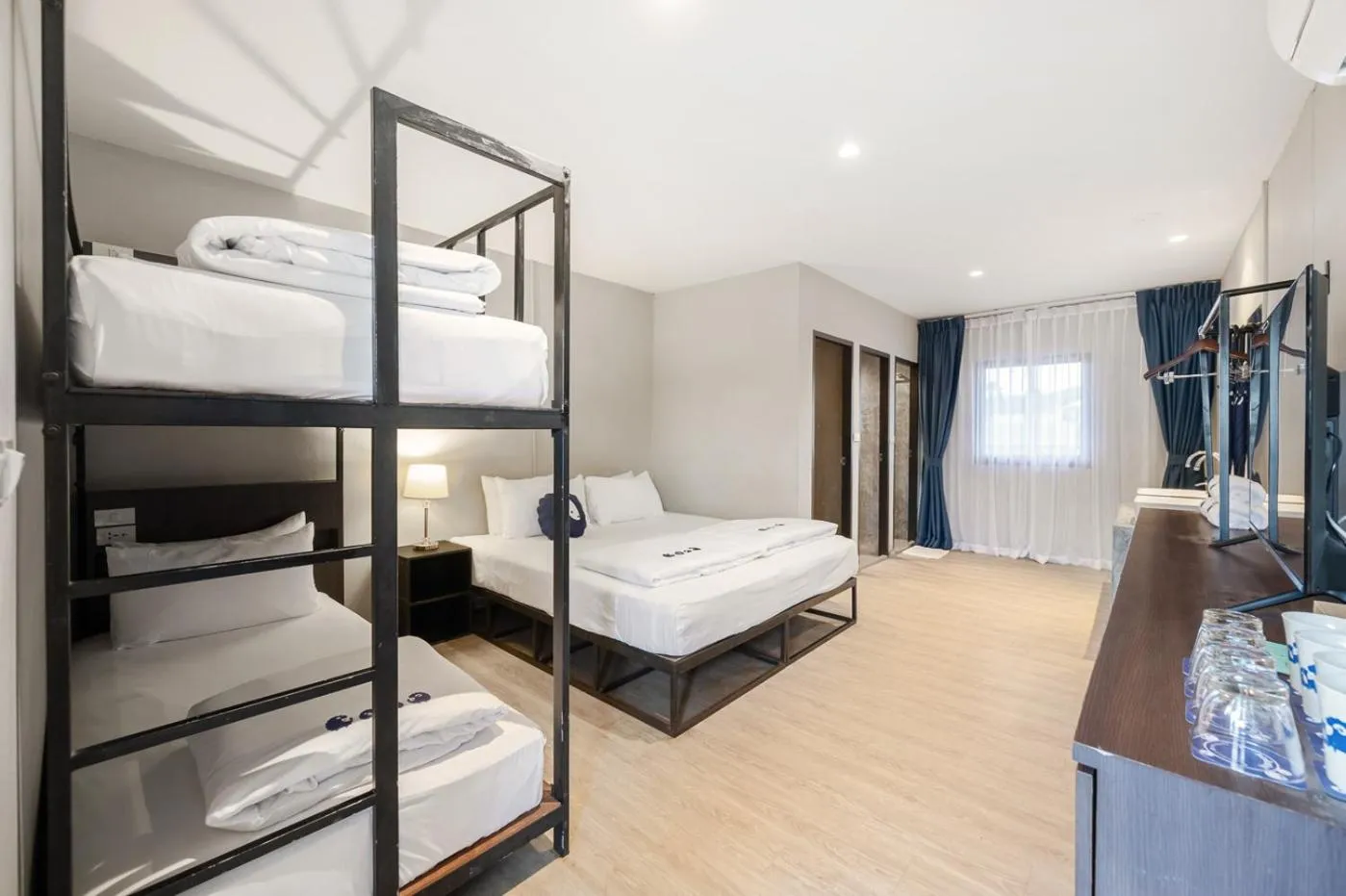 Photo of the whole room, Bed in Kokotel Phuket Patong