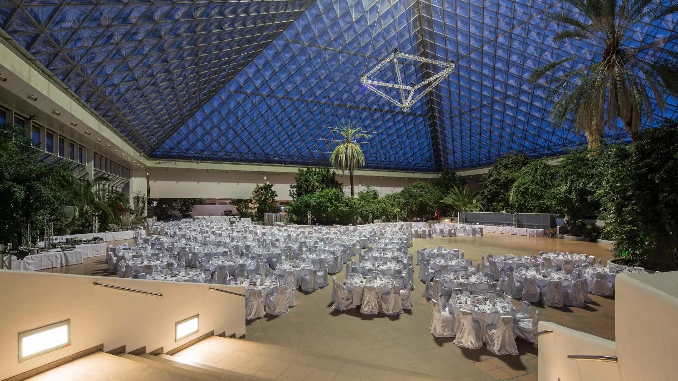 Banquet/Function facilities, Banquet Facilities in Eventhotel Pyramide