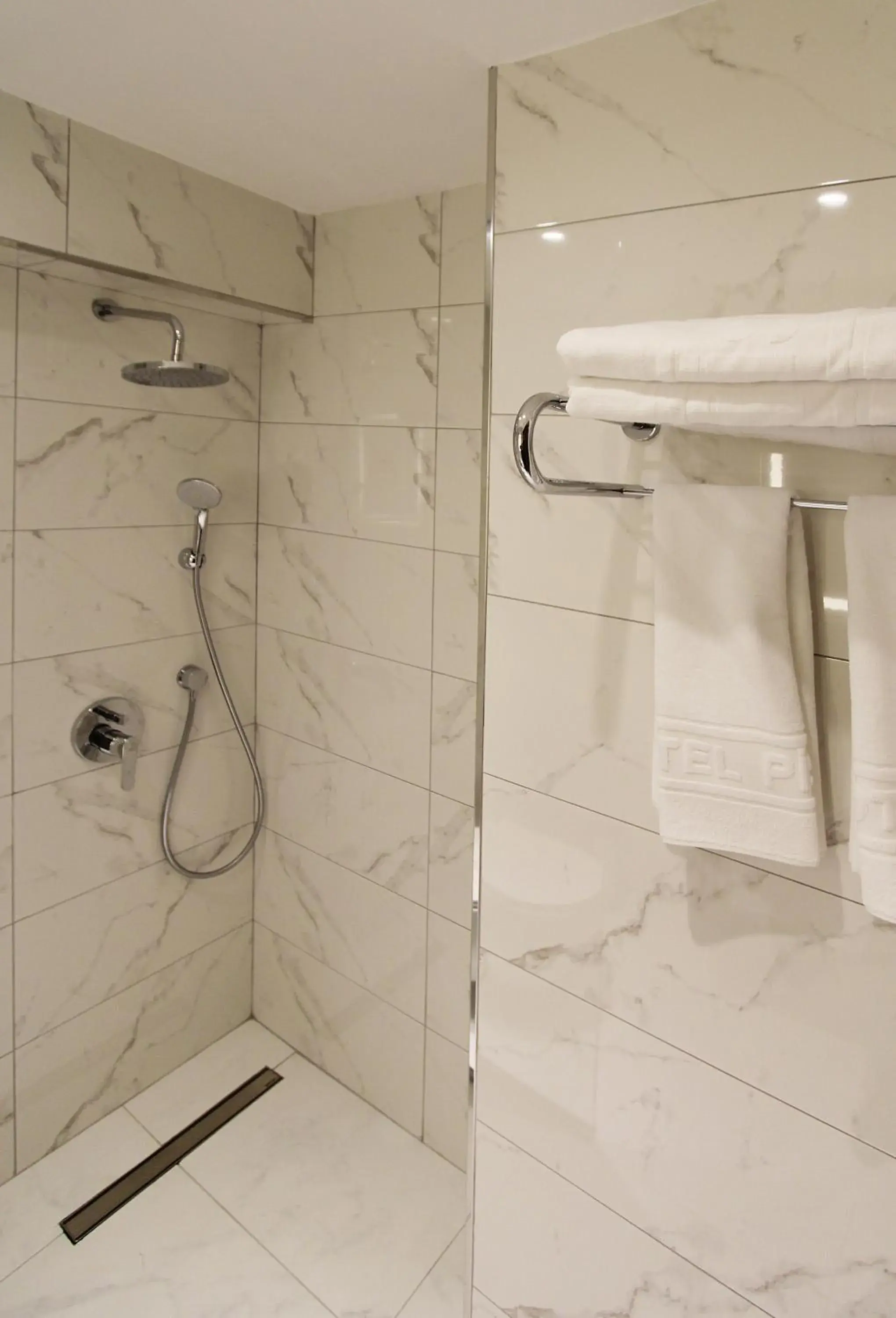 Bathroom in Pisa Hotel