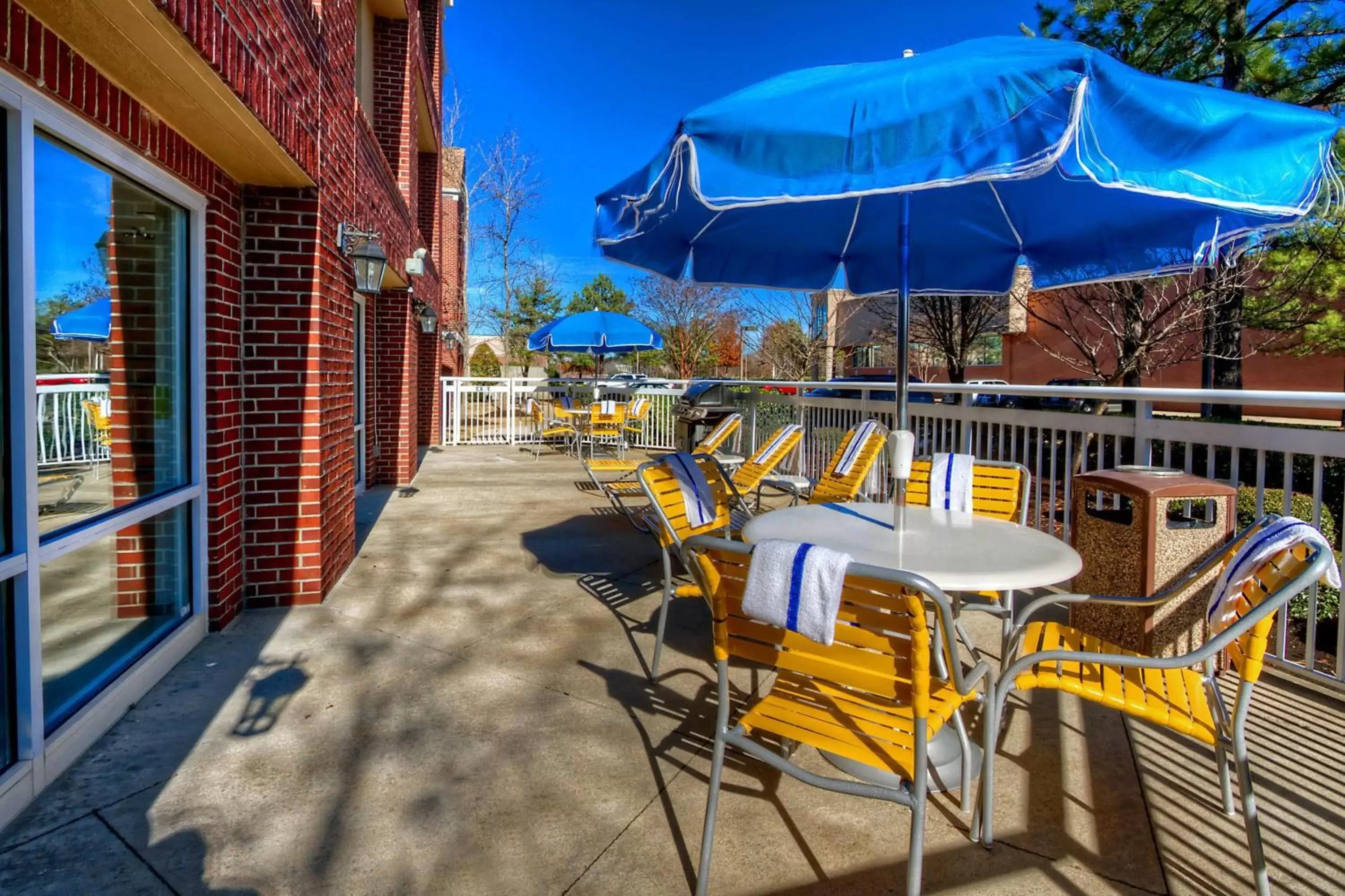 Property building, Balcony/Terrace in Fairfield Inn and Suites Memphis Germantown