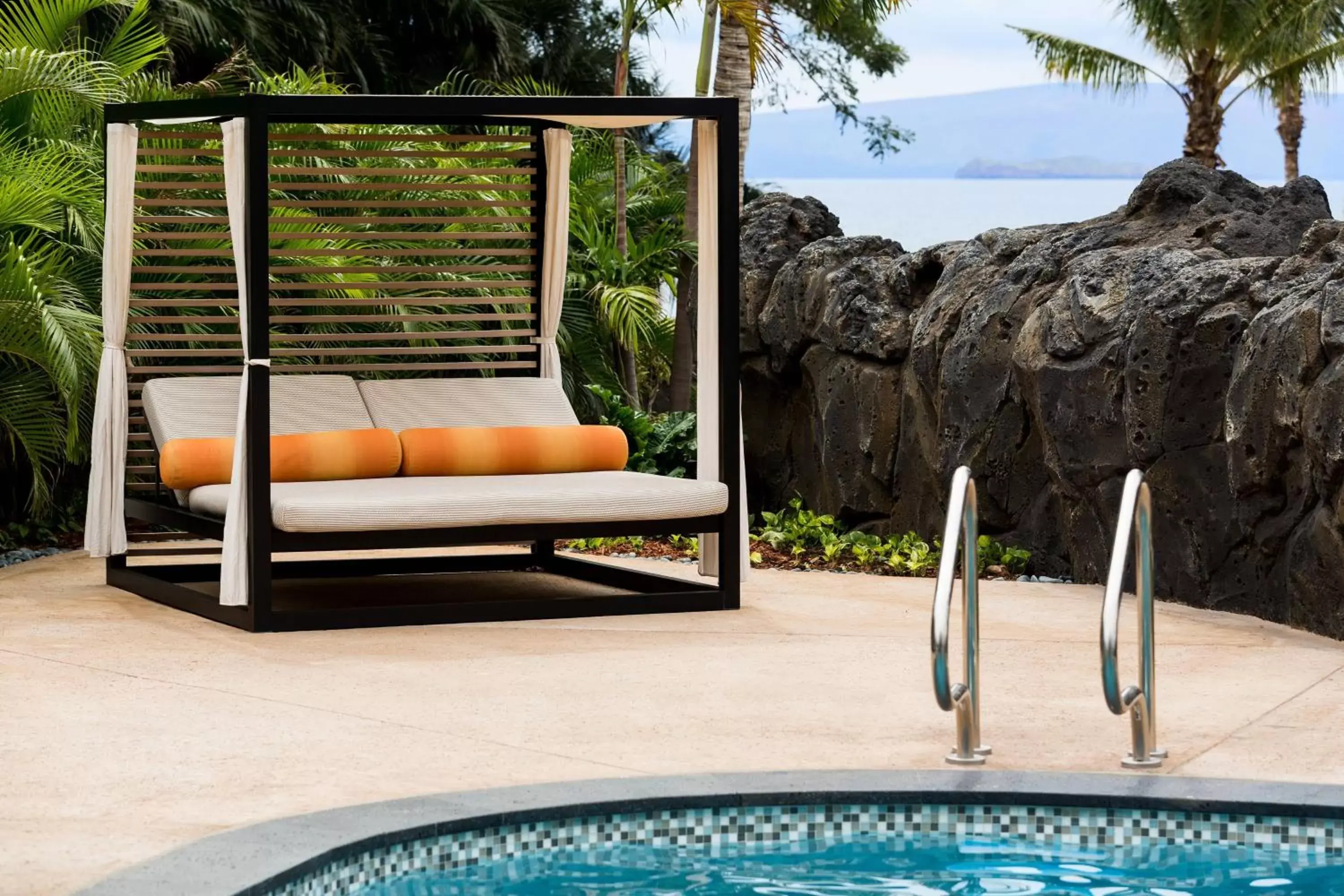 Swimming pool in Wailea Beach Resort - Marriott, Maui