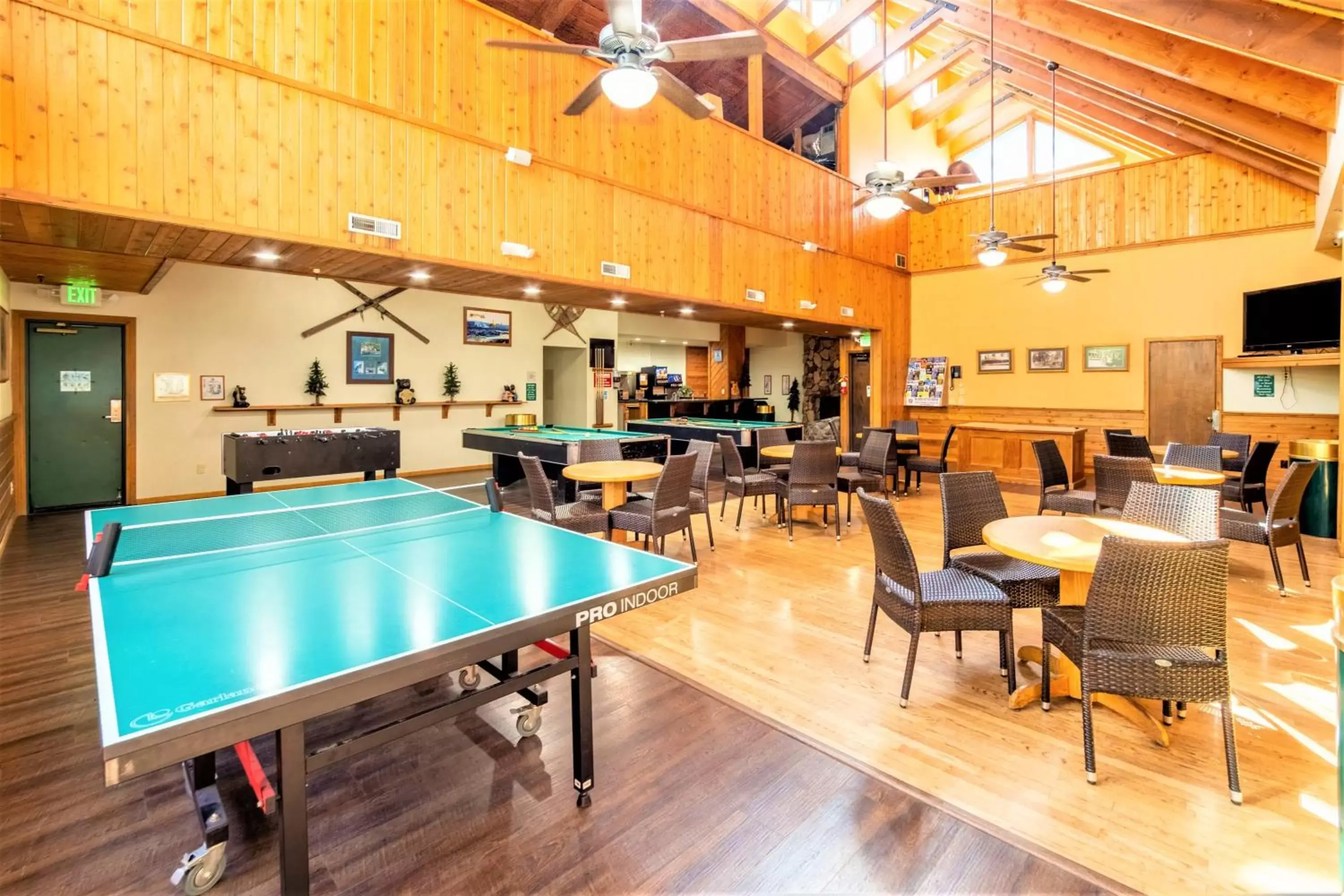 Billiard, Table Tennis in Lagonita Lodge