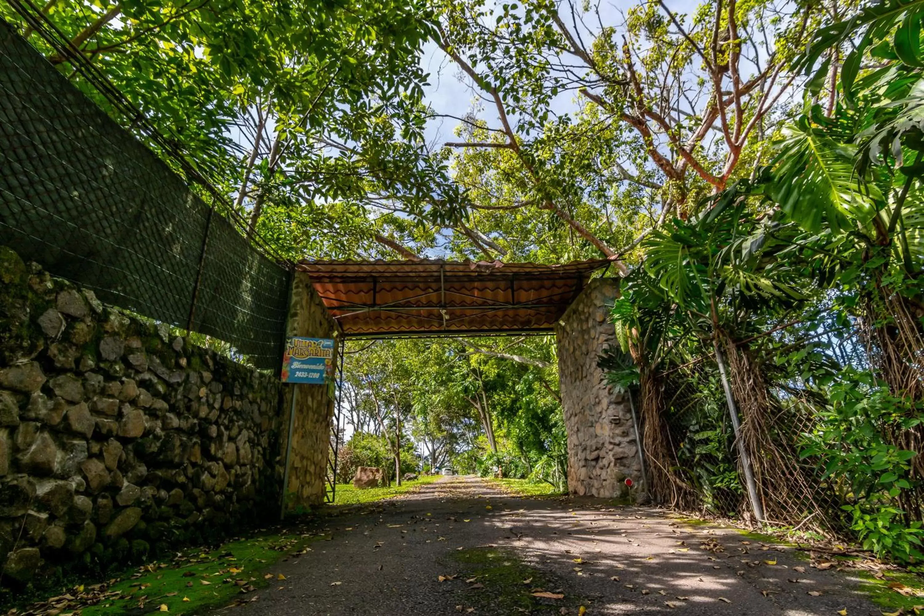 Facade/entrance, Property Building in Villa Margarita