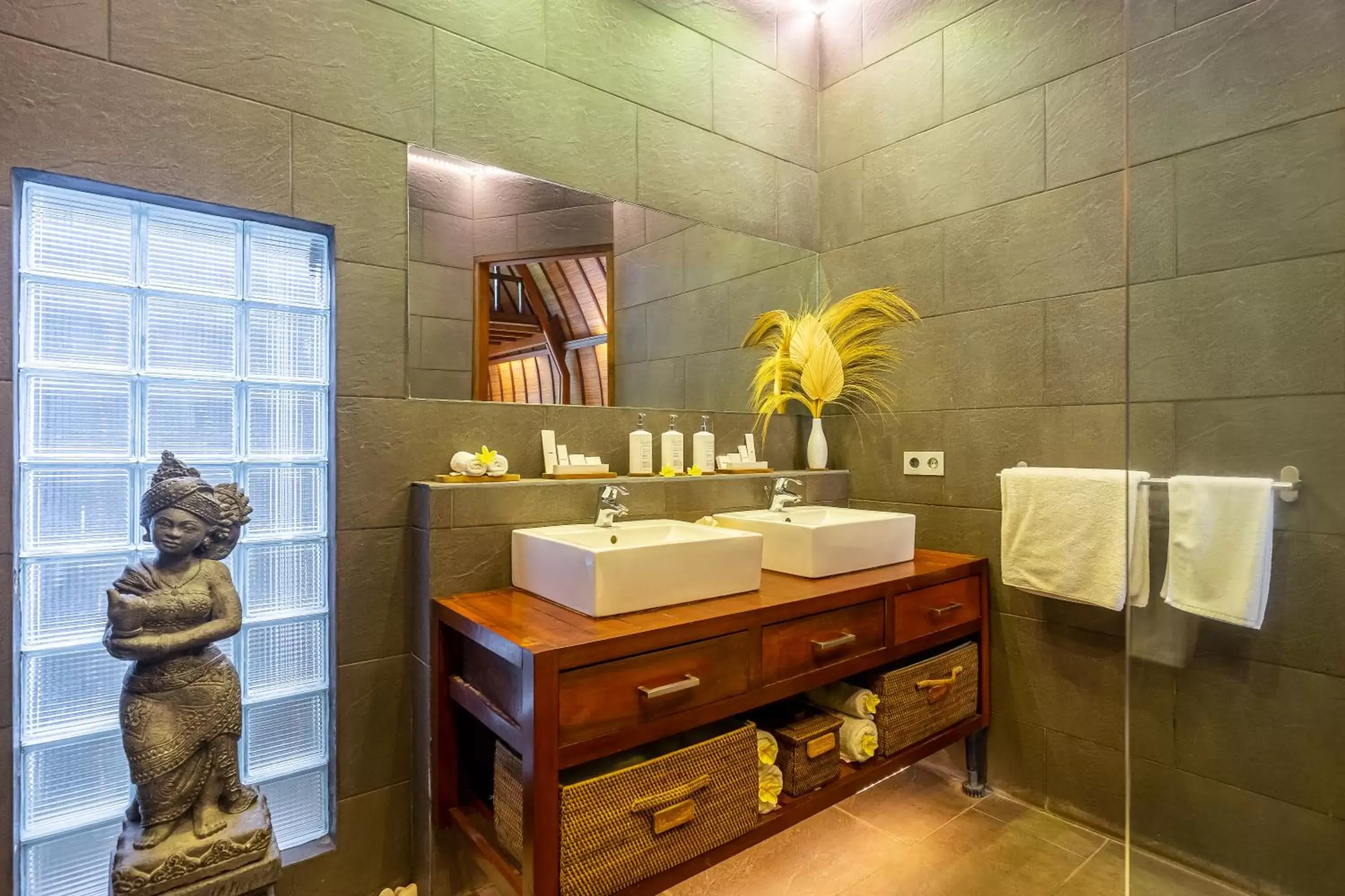 Bathroom in Klumpu Bali Resort