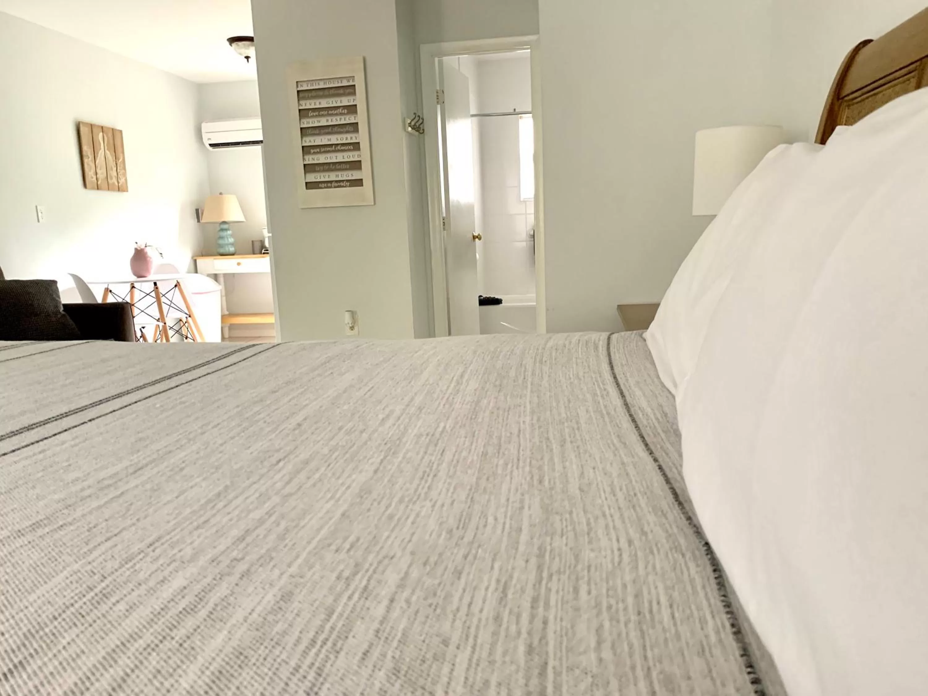 Bed in 4145 By The Sea Inn & Suites