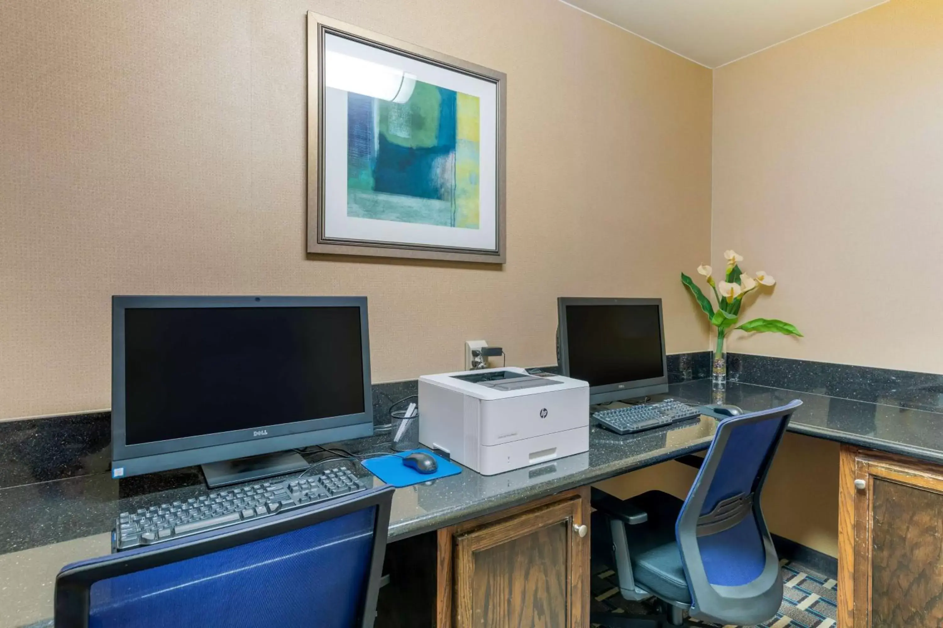 Business facilities, Business Area/Conference Room in Best Western Plus Wasco Inn & Suites