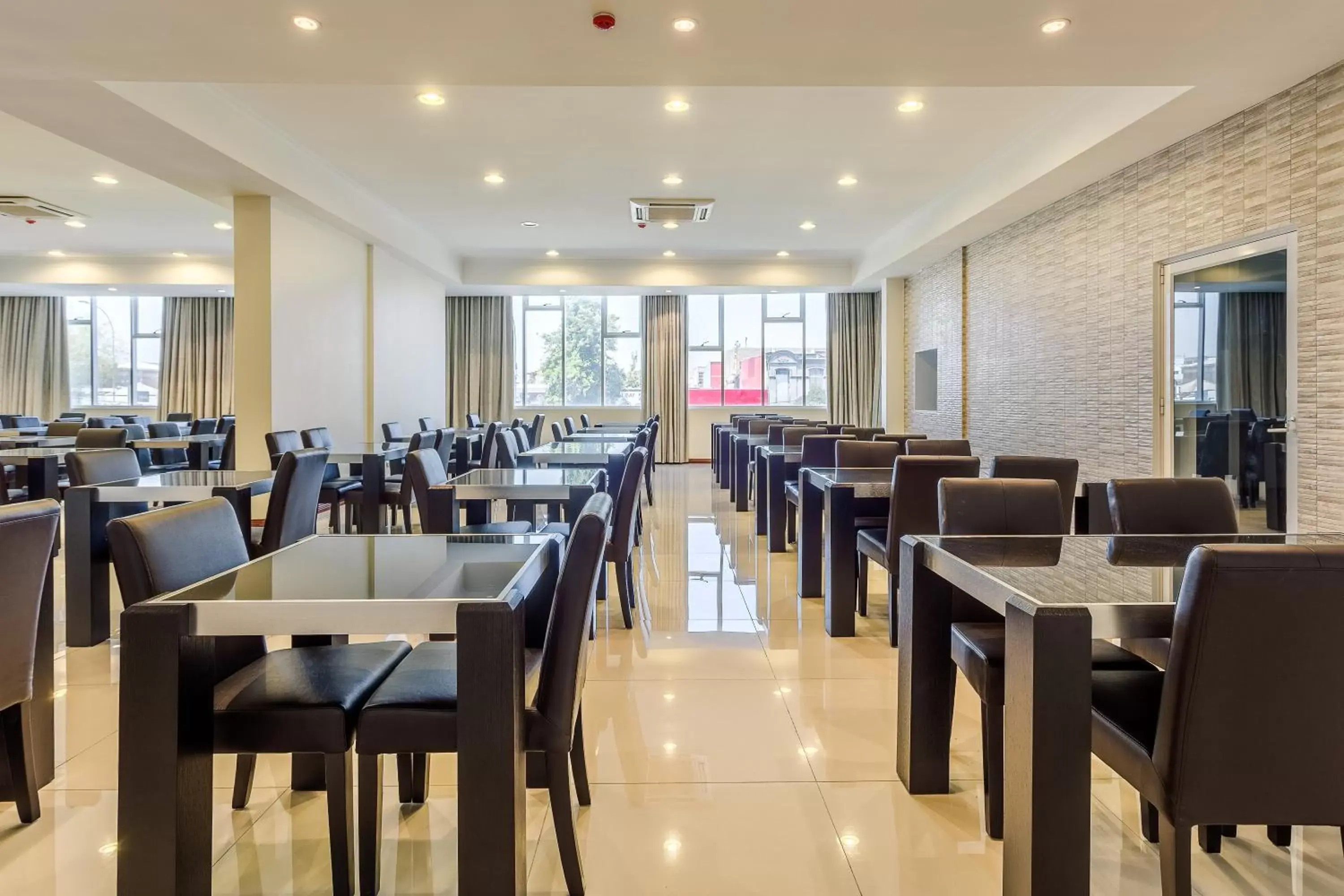 Restaurant/Places to Eat in Best Western Estacion Central