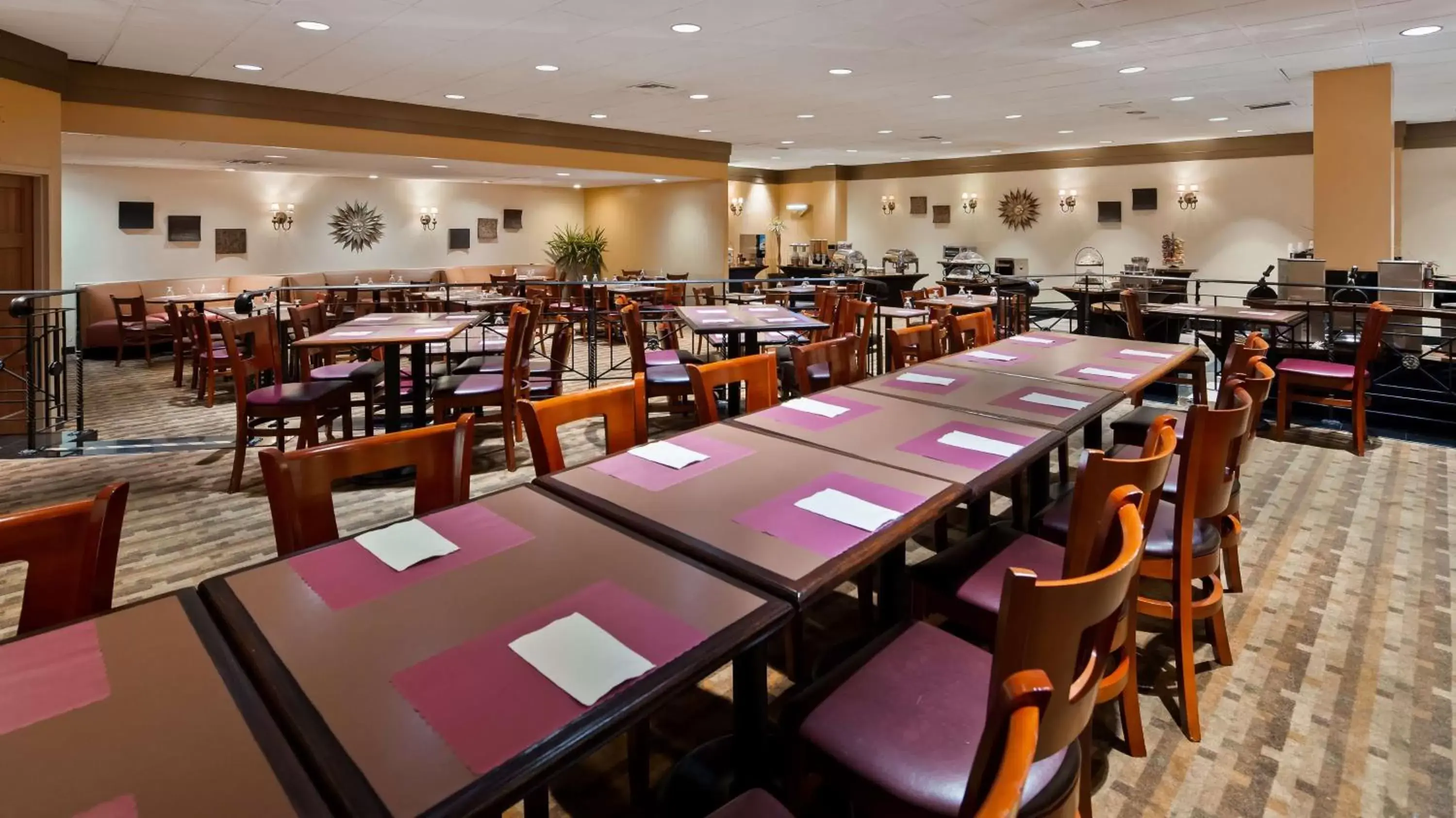 Restaurant/Places to Eat in Best Western Plus Hotel & Conference Center