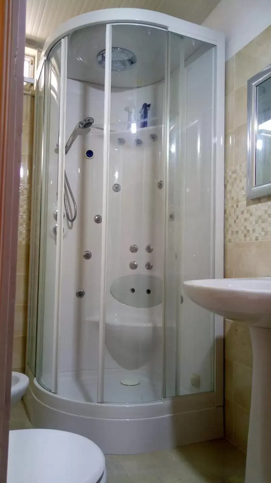 Shower, Bathroom in B&B Scipponate