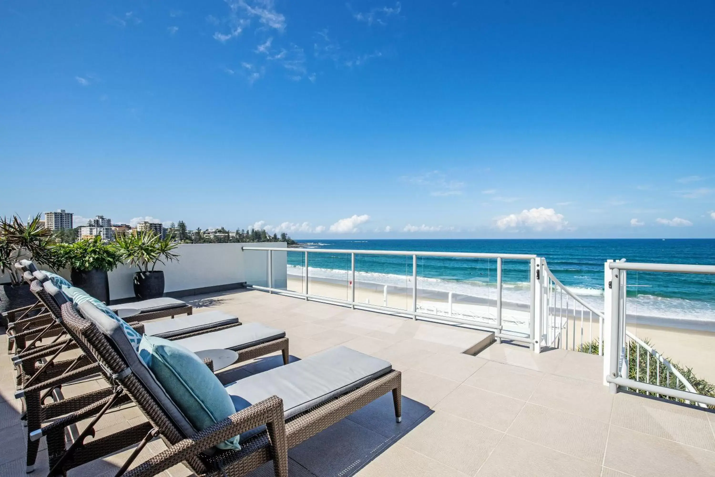 Balcony/Terrace in Rolling Surf Resort