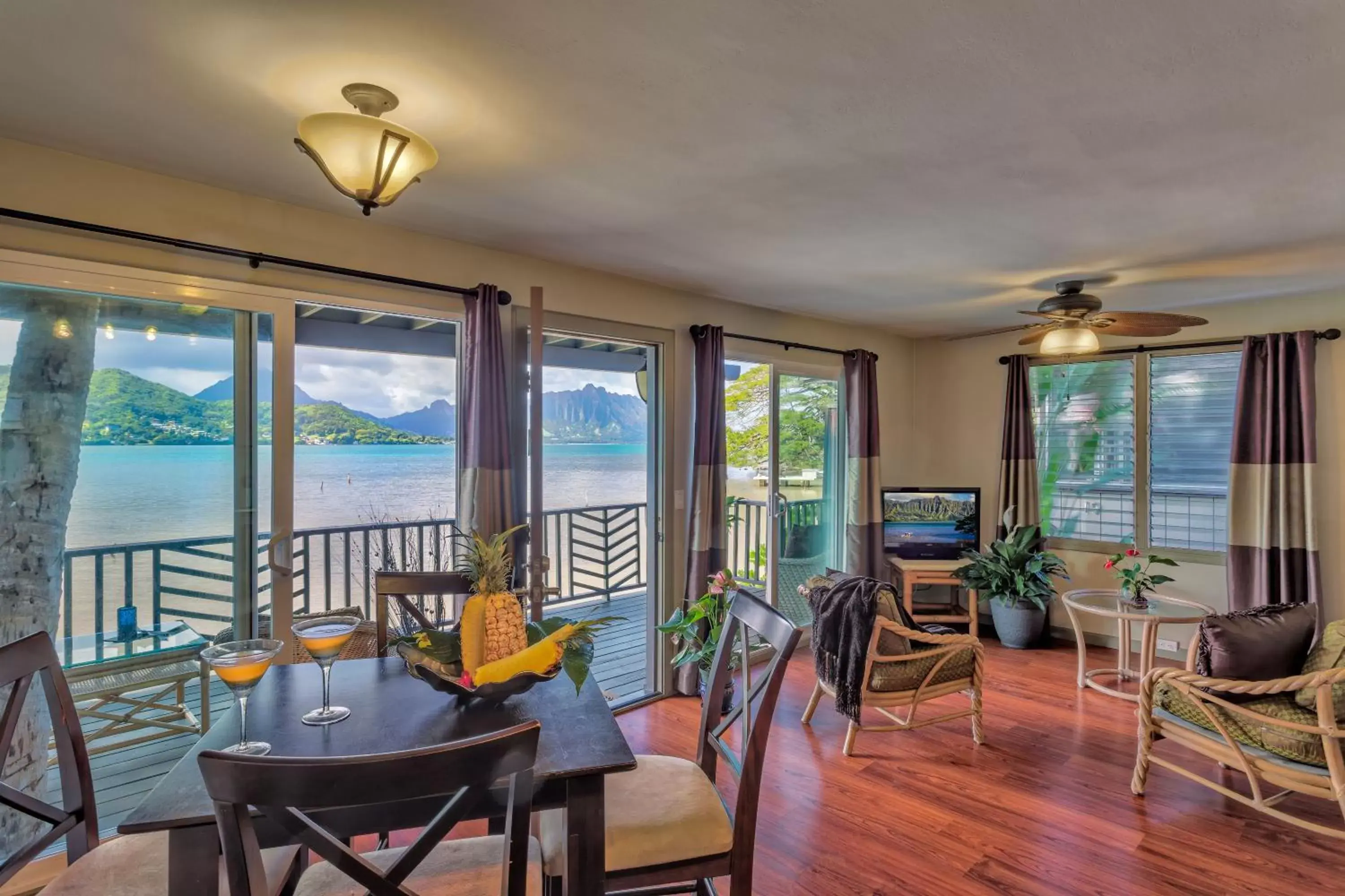 One-Bedroom Cottage - Water Front in Paradise Bay Resort