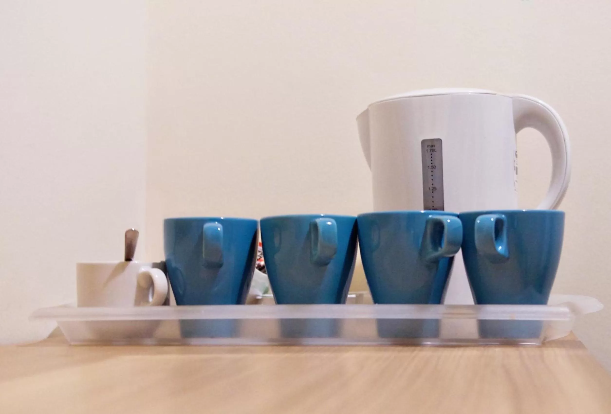 Coffee/tea facilities in Little Foxes Hotel & Gatwick Airport Parking