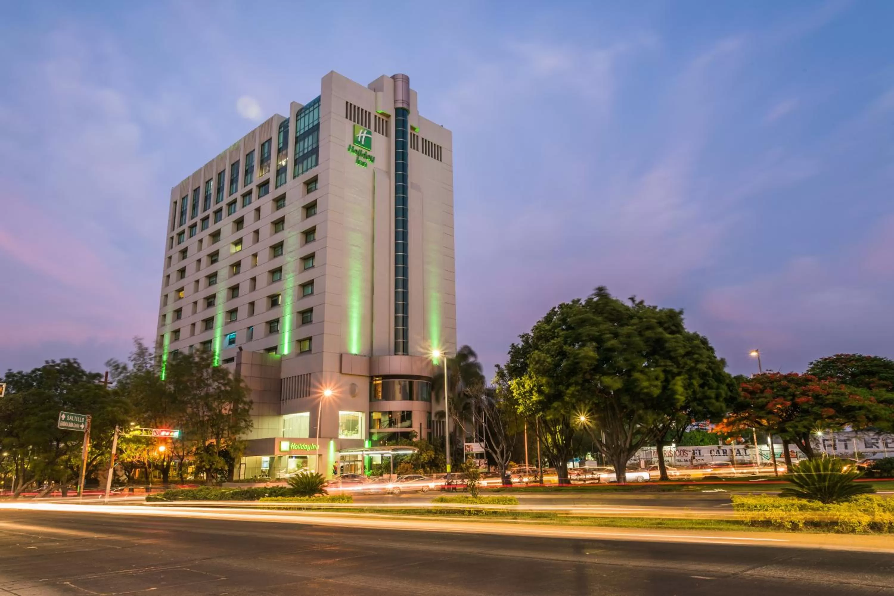 Property building in Holiday Inn Guadalajara Select by IHG