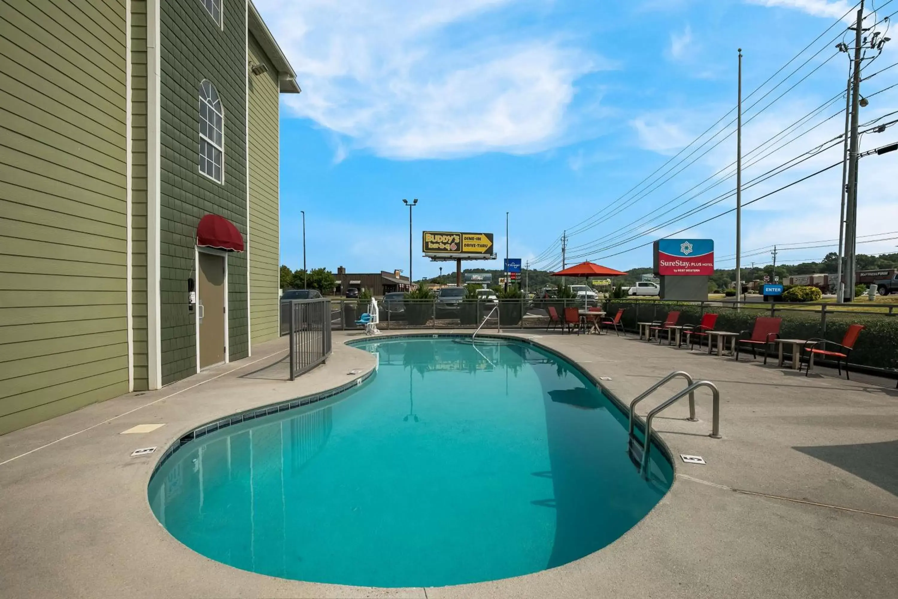Pool view, Swimming Pool in SureStay Plus Hotel by Best Western Sevierville