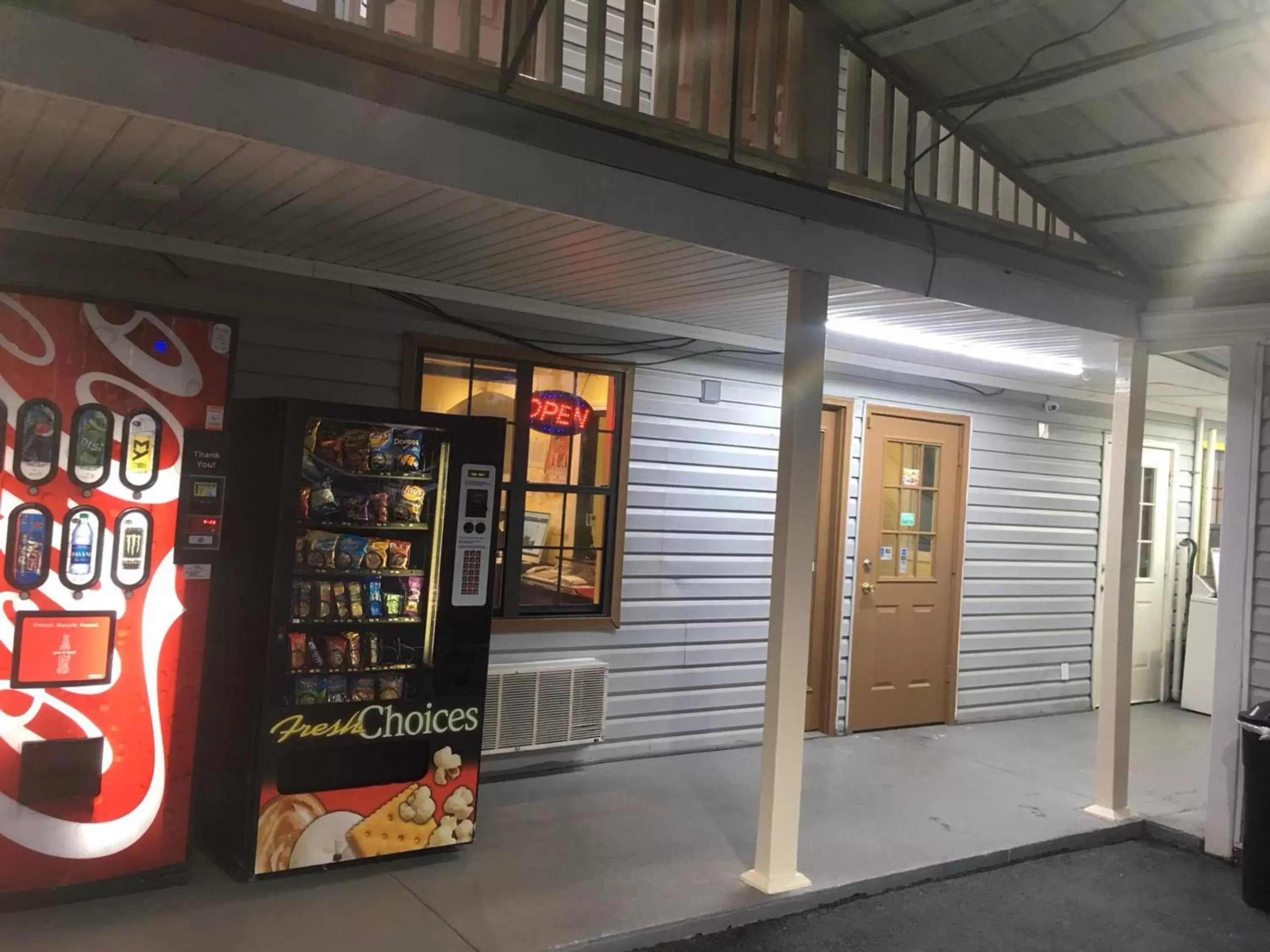 On-site shops in Loyalty Inn Hawkinsville