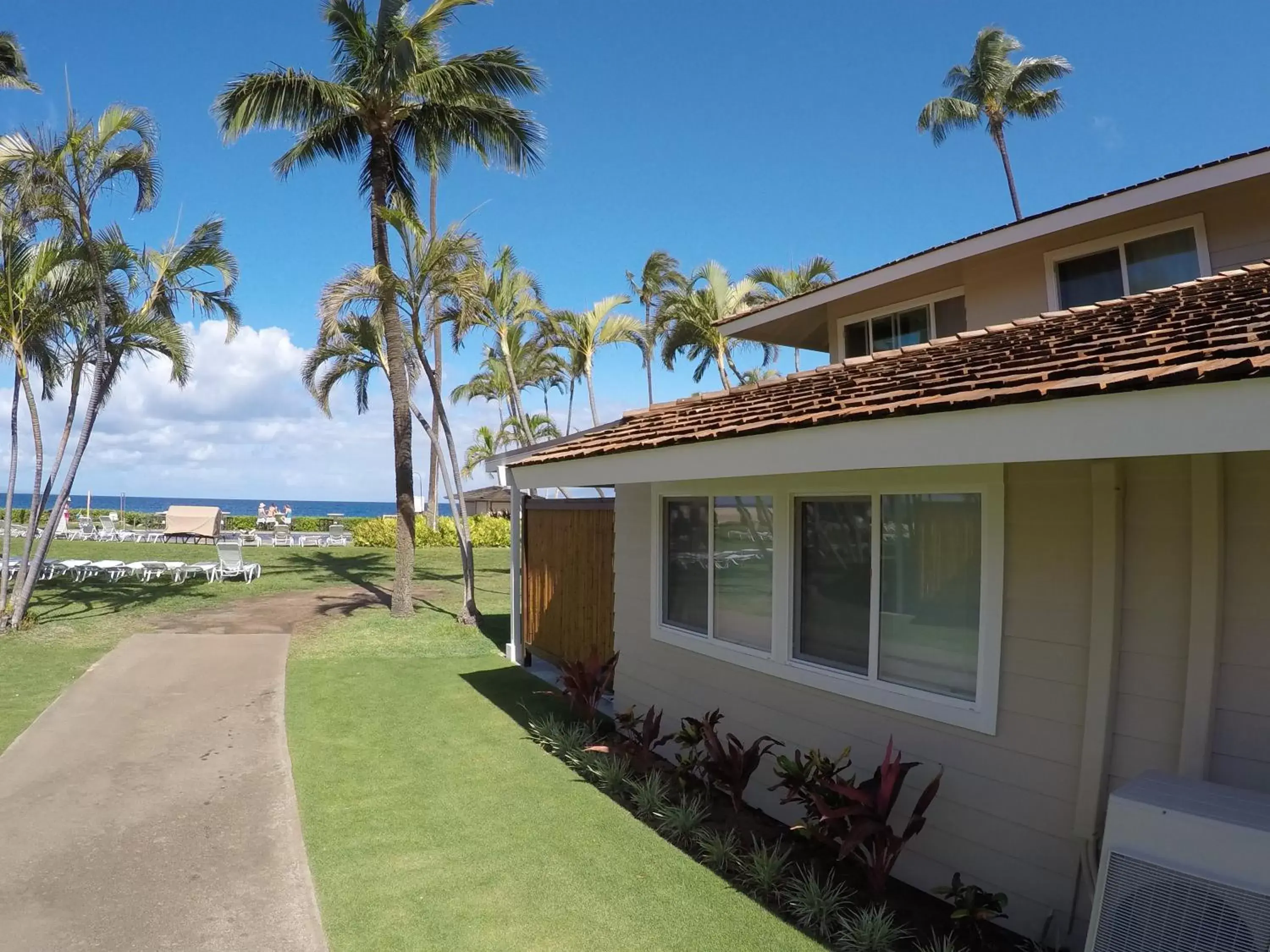 Deluxe Ocean Front Bungalow Room Doubles in Royal Lahaina Resort & Bungalows