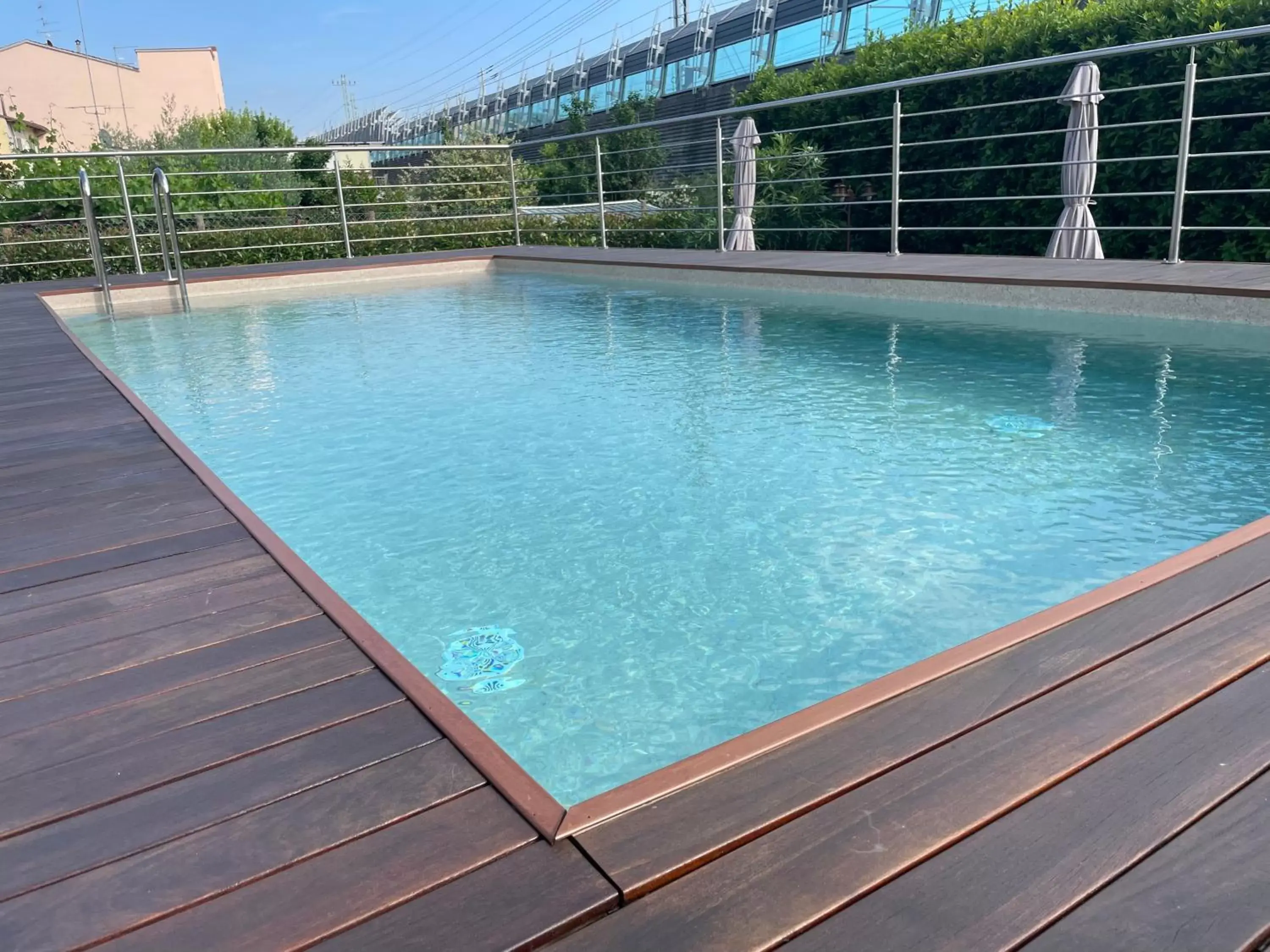 Garden, Swimming Pool in Petit Hotel