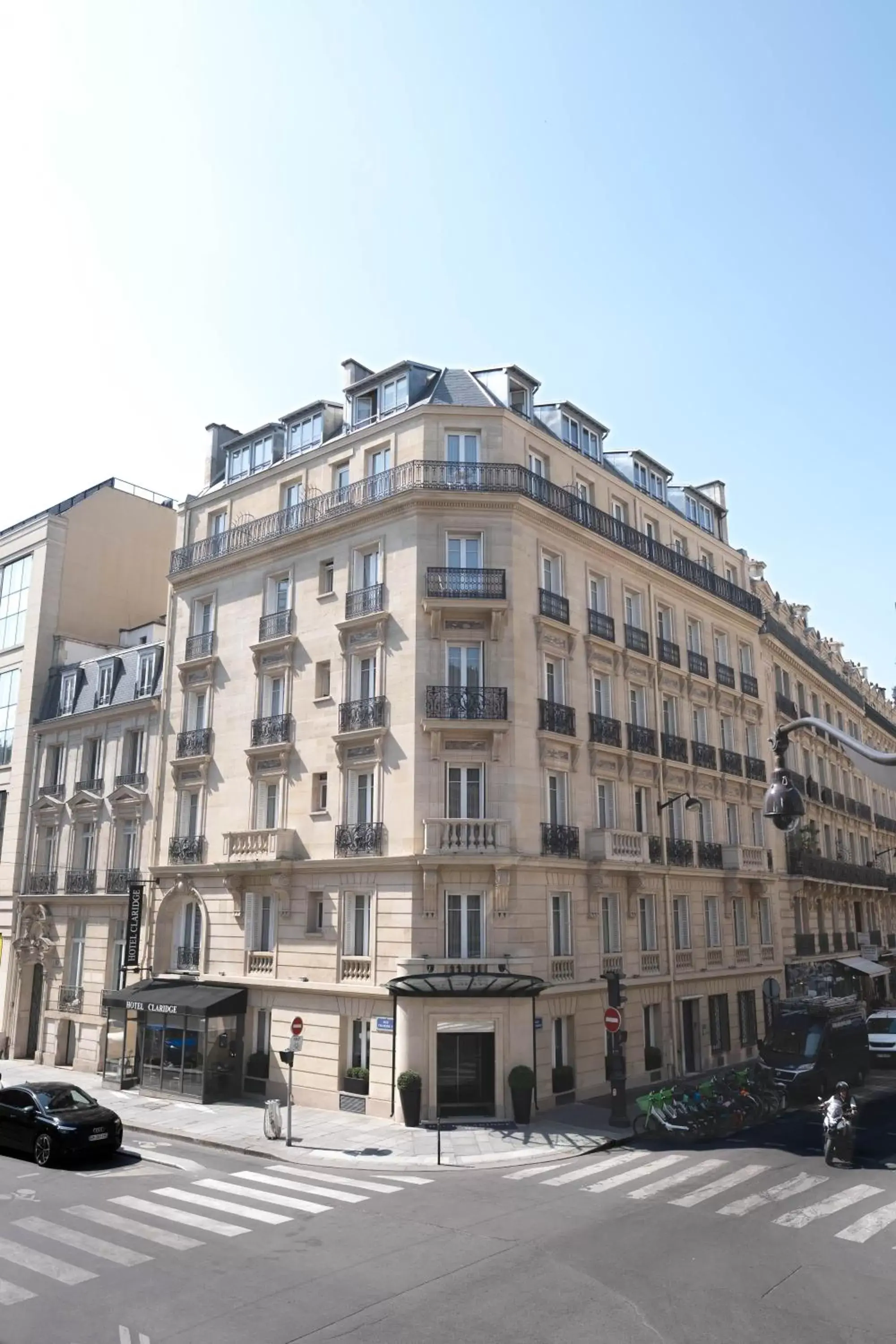 Facade/entrance, Property Building in Hotel Claridge Paris