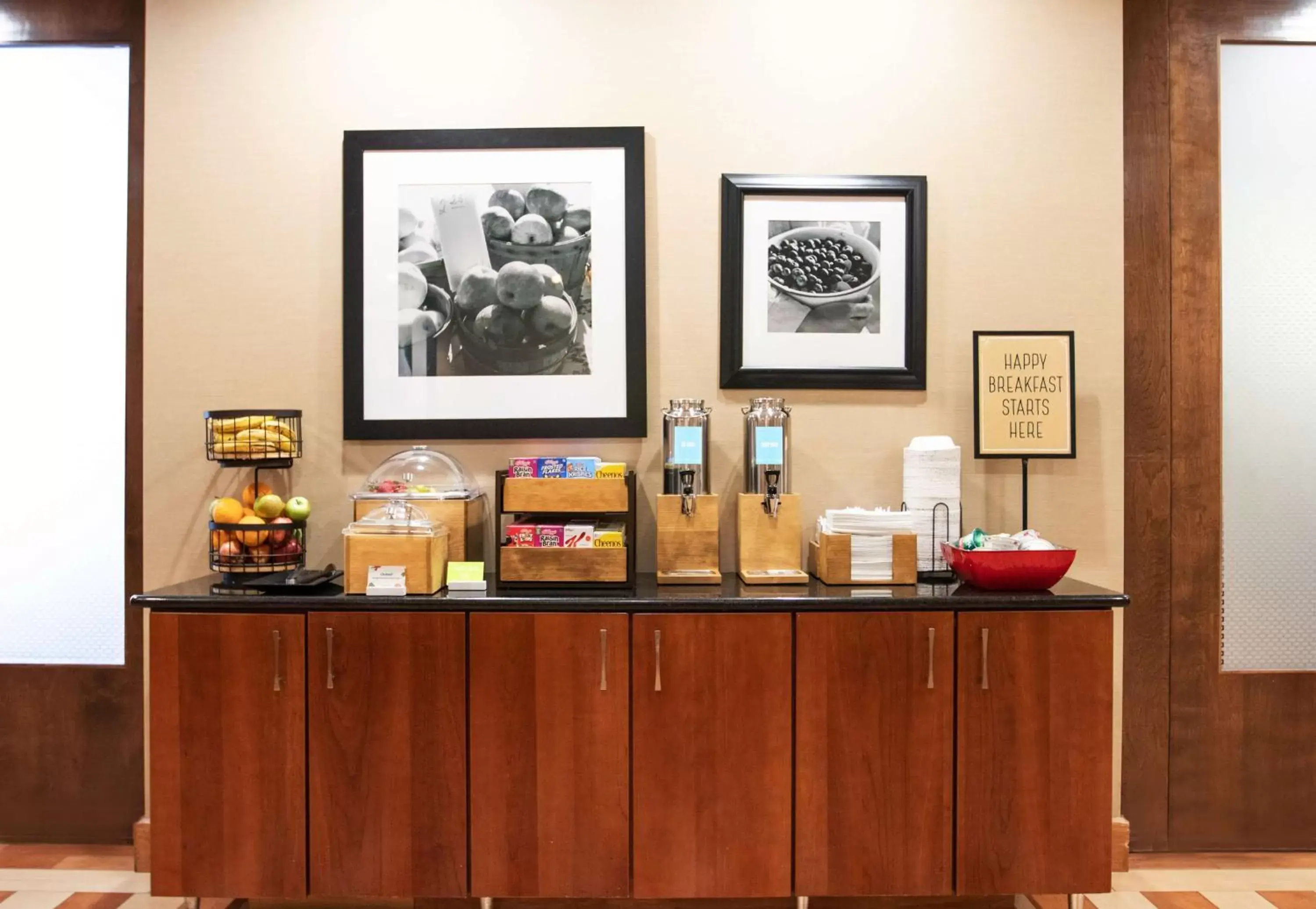Breakfast in Hampton Inn Gloucester Breakfast in Hampton Inn Gloucester