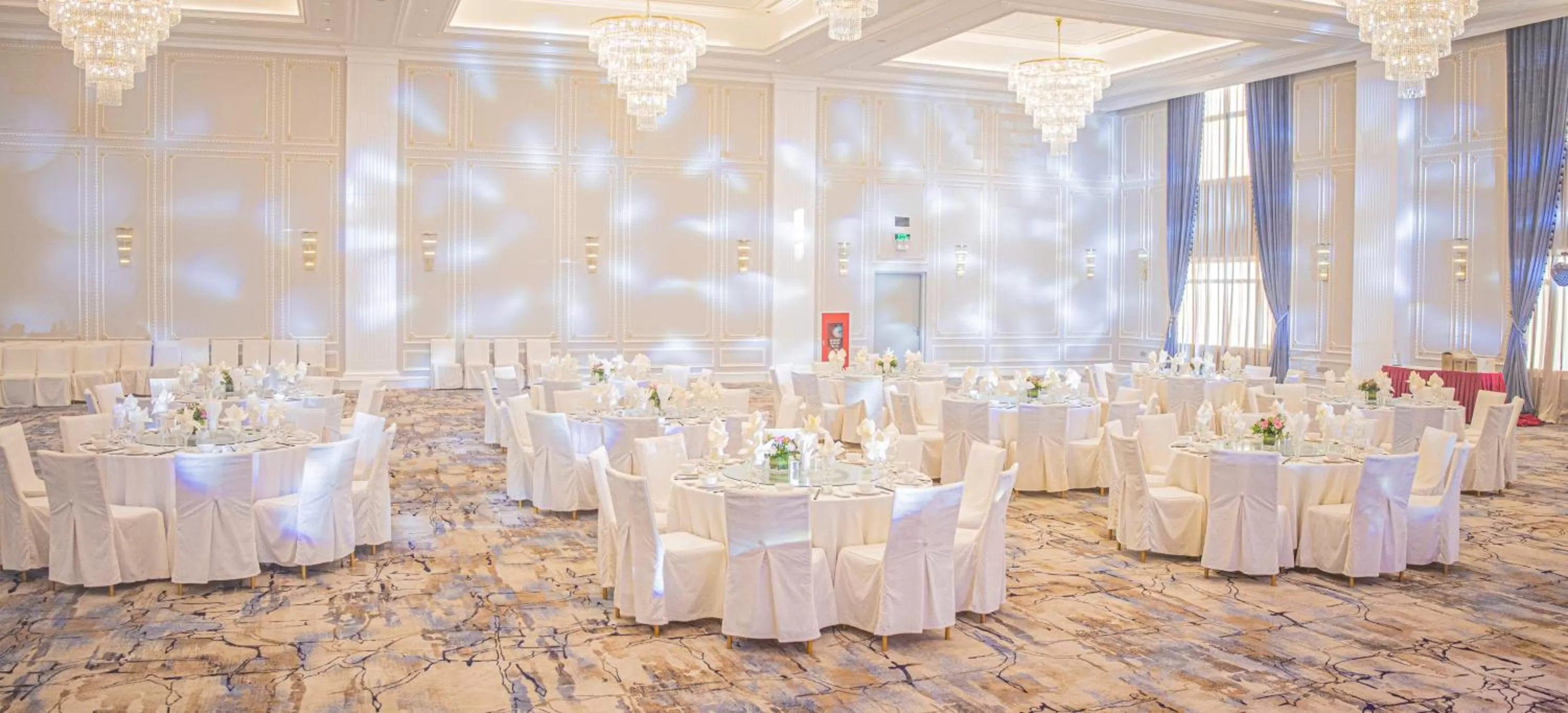 Meeting/conference room in Royal Halong Hotel