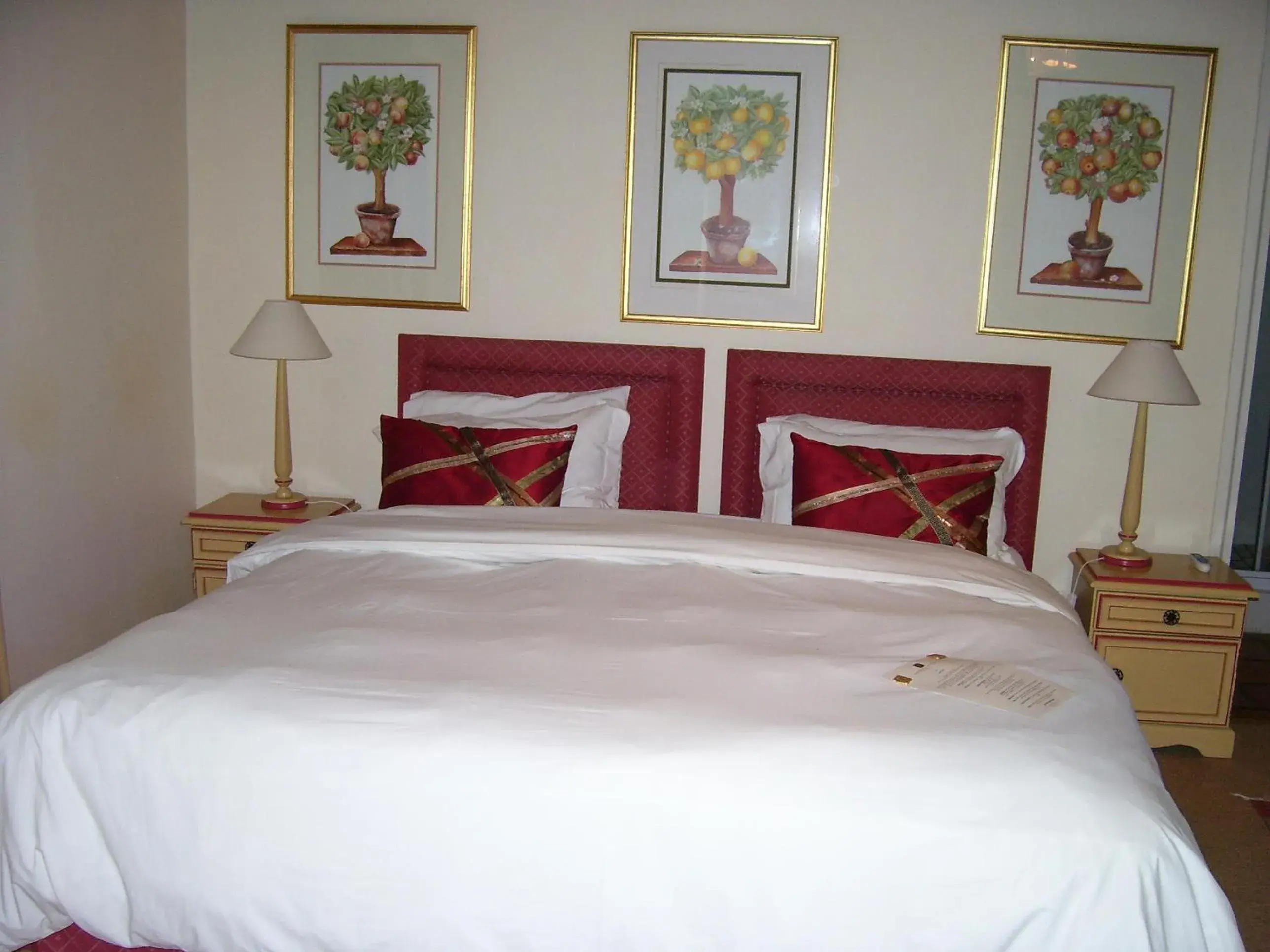 Bed in Diemersfontein Wine & Country Estate