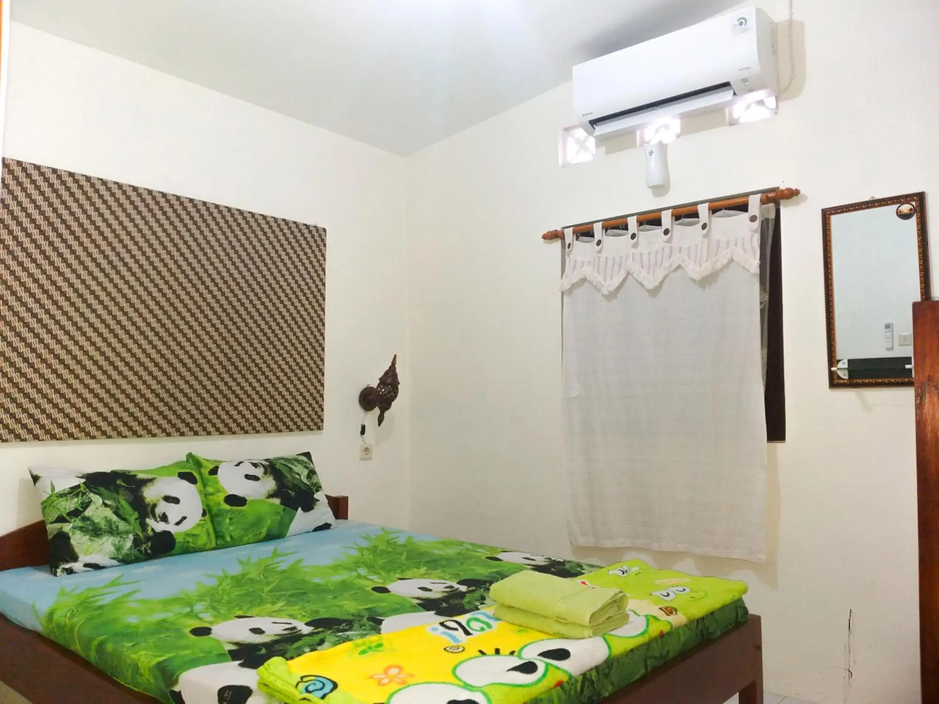 Bedroom, Bed in Ngampilan Backpacker Hostel