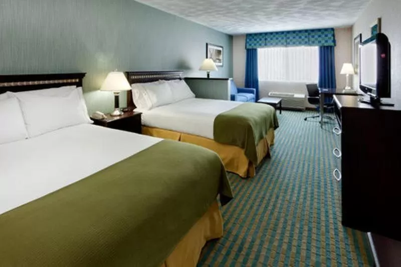 Bedroom, Bed in Holiday Inn Express & Suites Smithfield - Providence by IHG