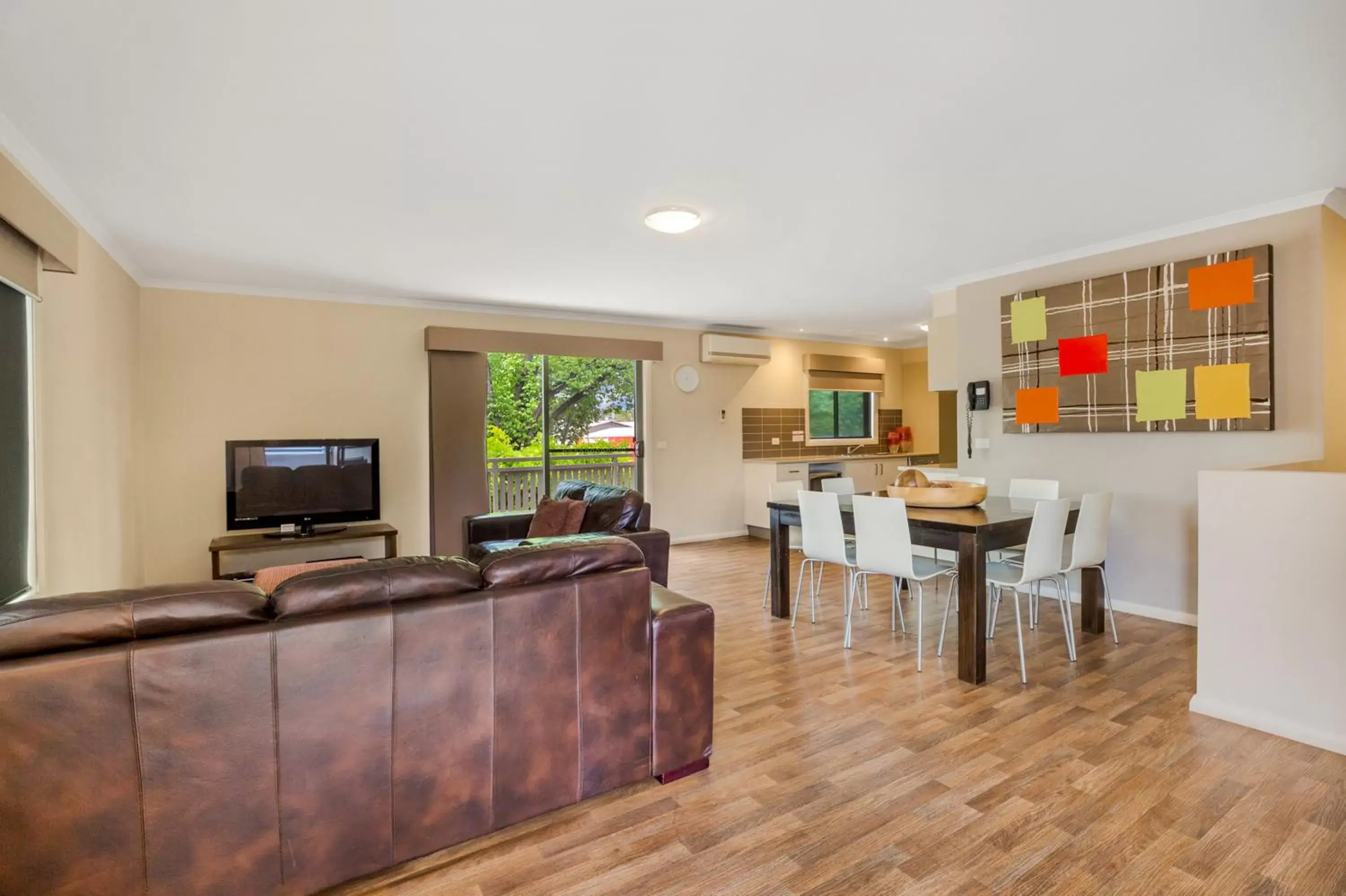 Living room, Seating Area in National Hotel Complex Bendigo