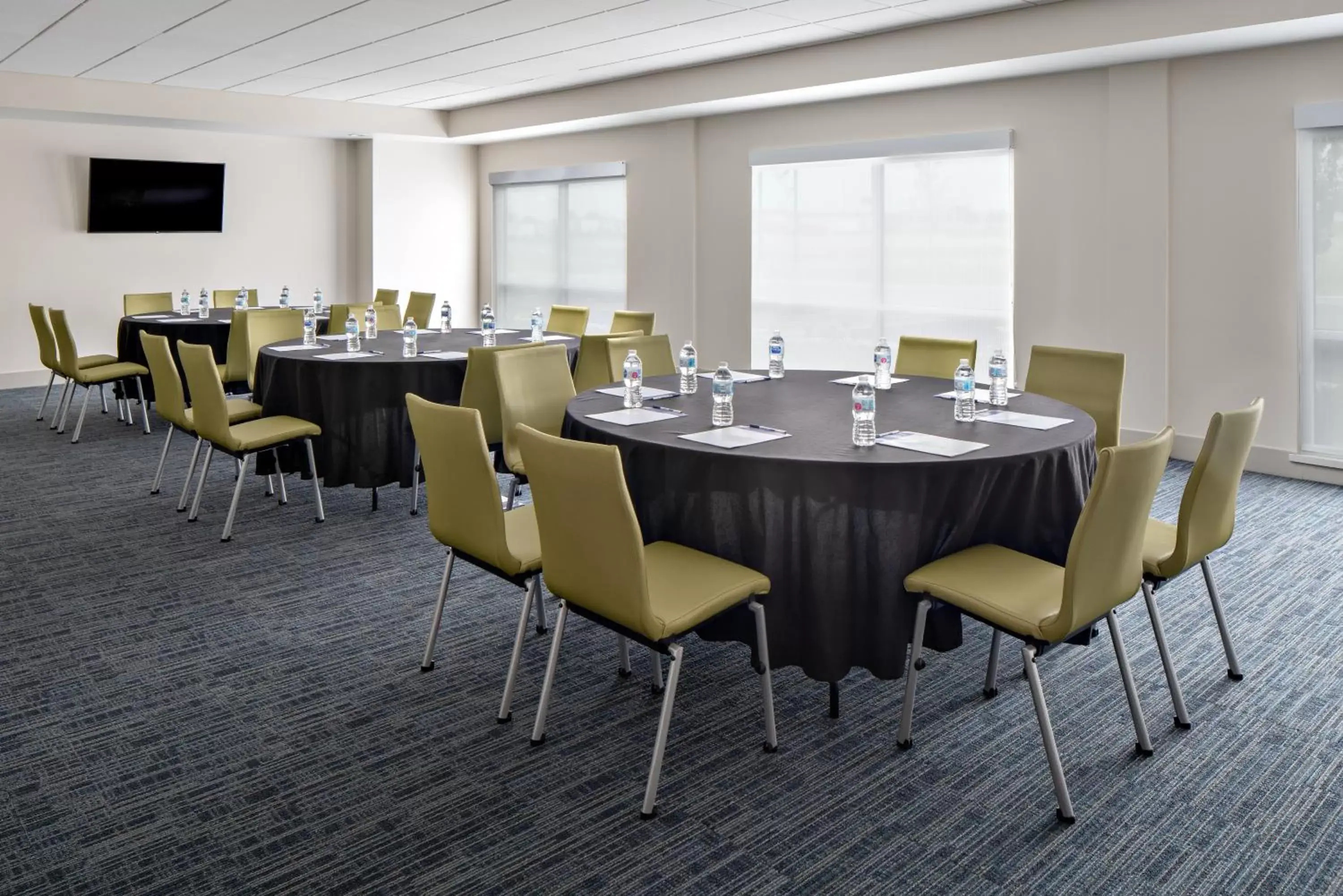 Meeting/conference room in Holiday Inn Express & Suites - Elkhorn - Lake Geneva Area, an IHG Hotel