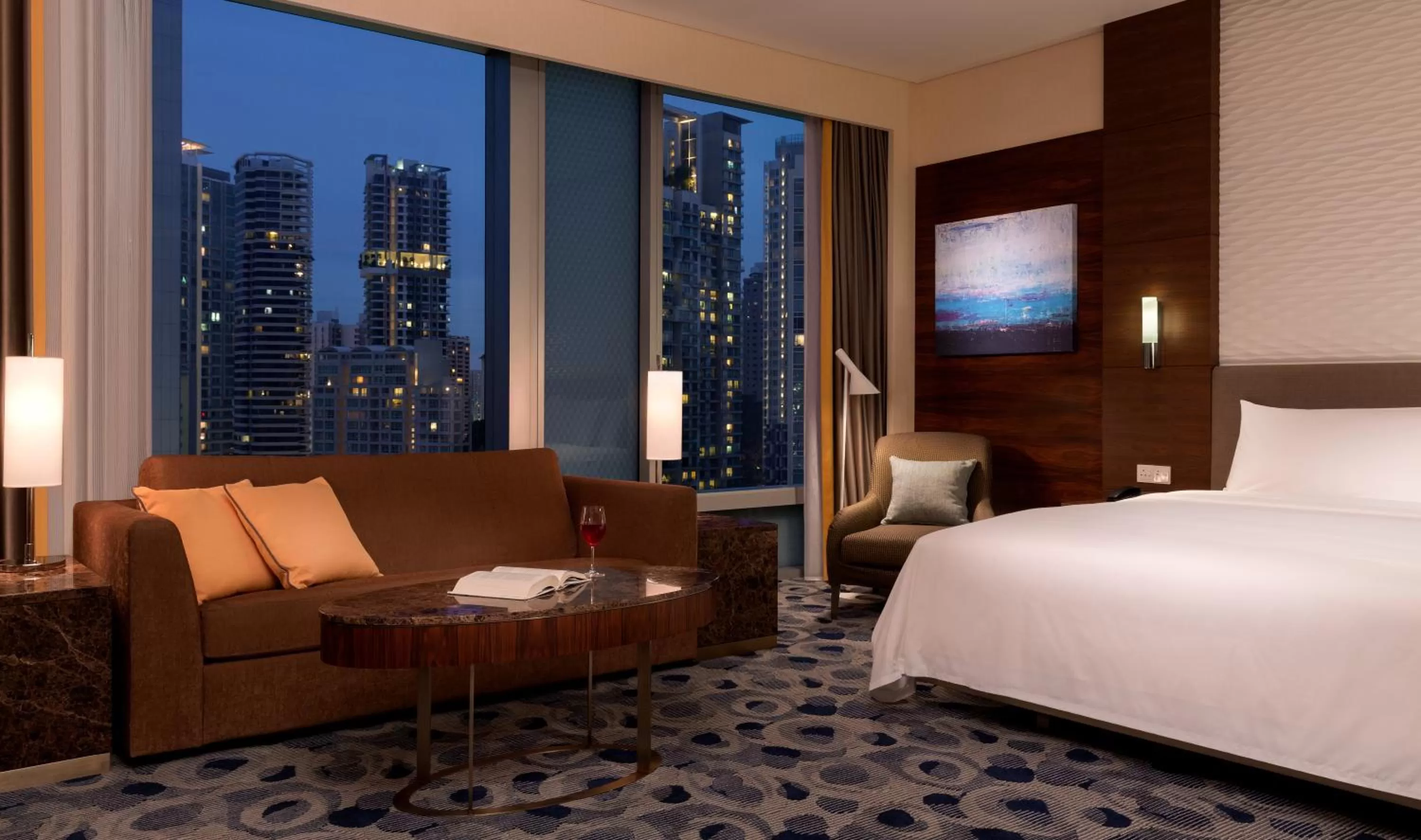 Photo of the whole room, Bed in JEN Singapore Orchardgateway by Shangri-La