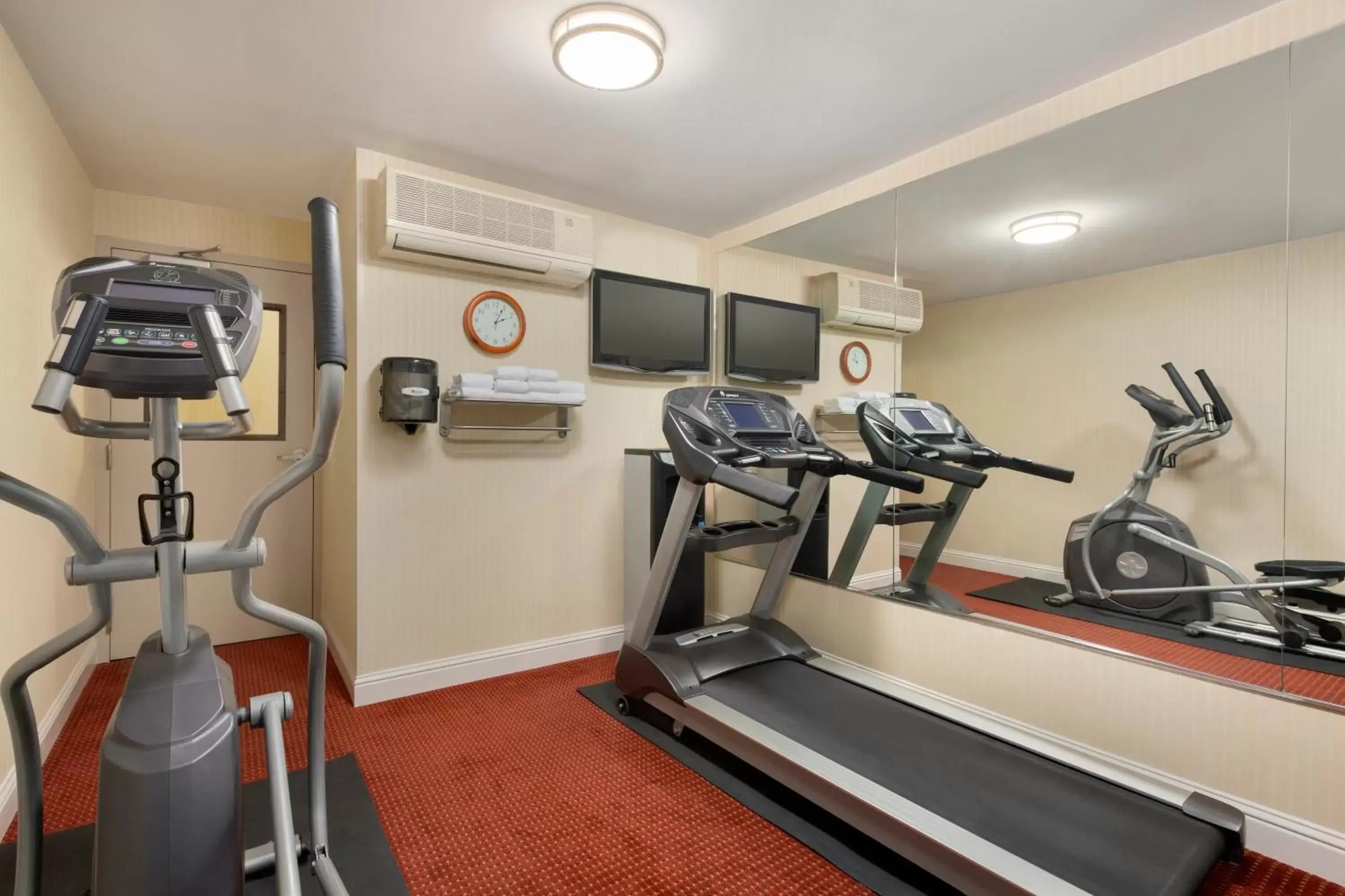 Fitness Center/Facilities in Ramada by Wyndham Oakland Downtown City Center