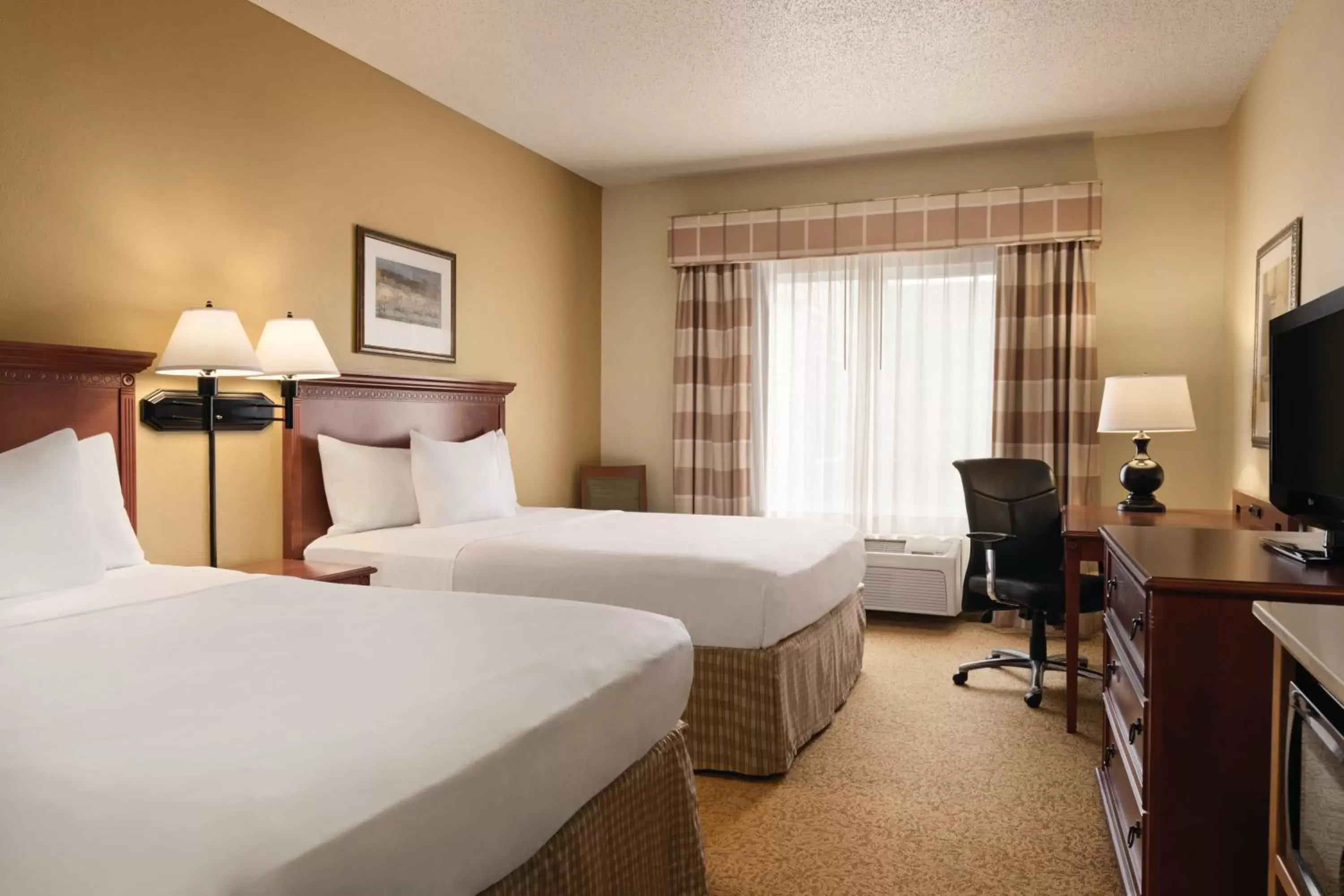 Bedroom, Bed in Country Inn & Suites by Radisson, Mankato Hotel and Conference Center, MN