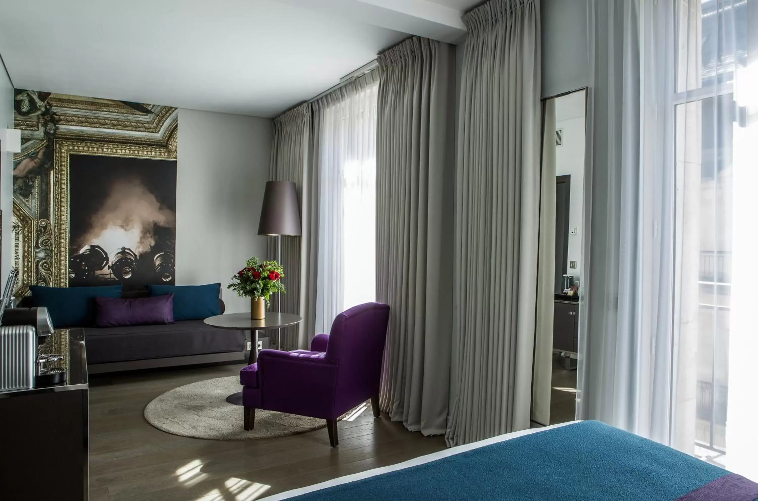 Photo of the whole room, Seating Area in Hotel Indigo Paris - Opera, an IHG Hotel