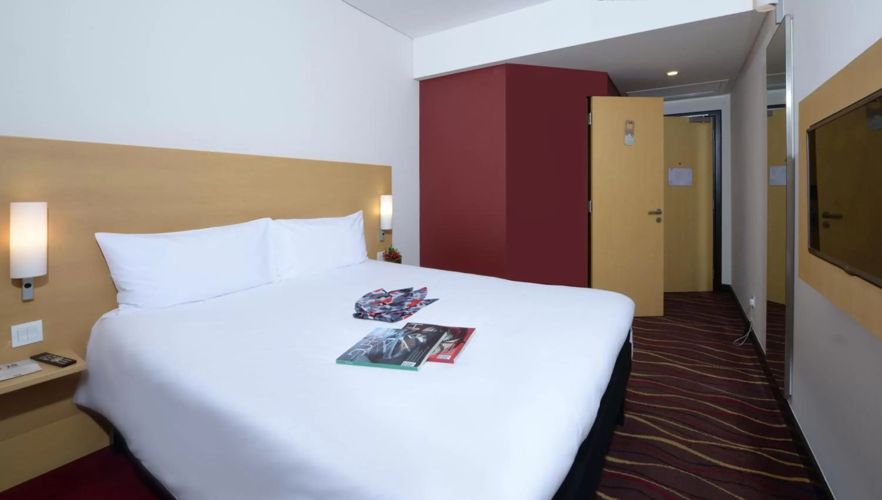 Bedroom, Bed in ibis Seef Manama